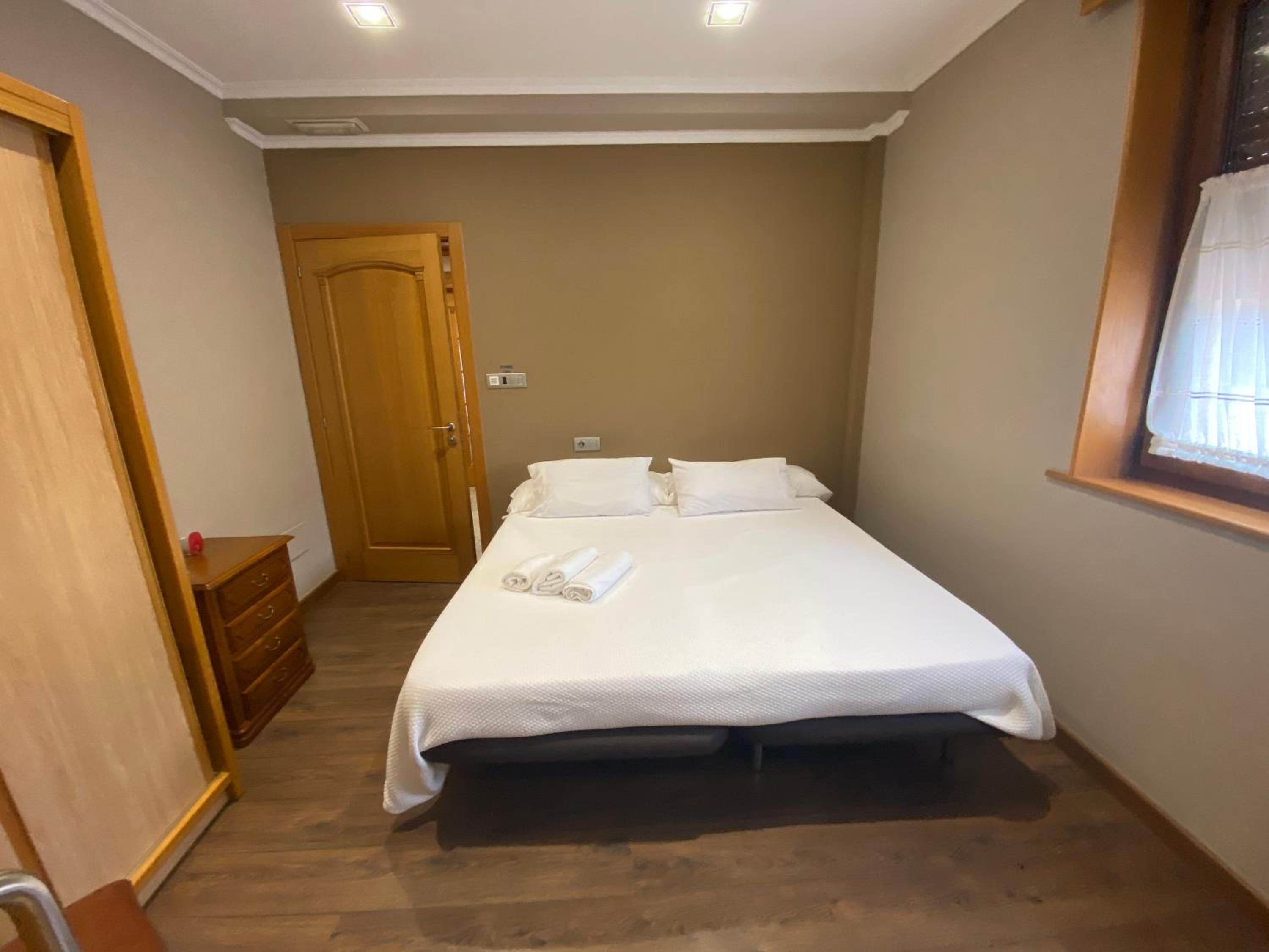 Double Room - Disability Access - Photo 2