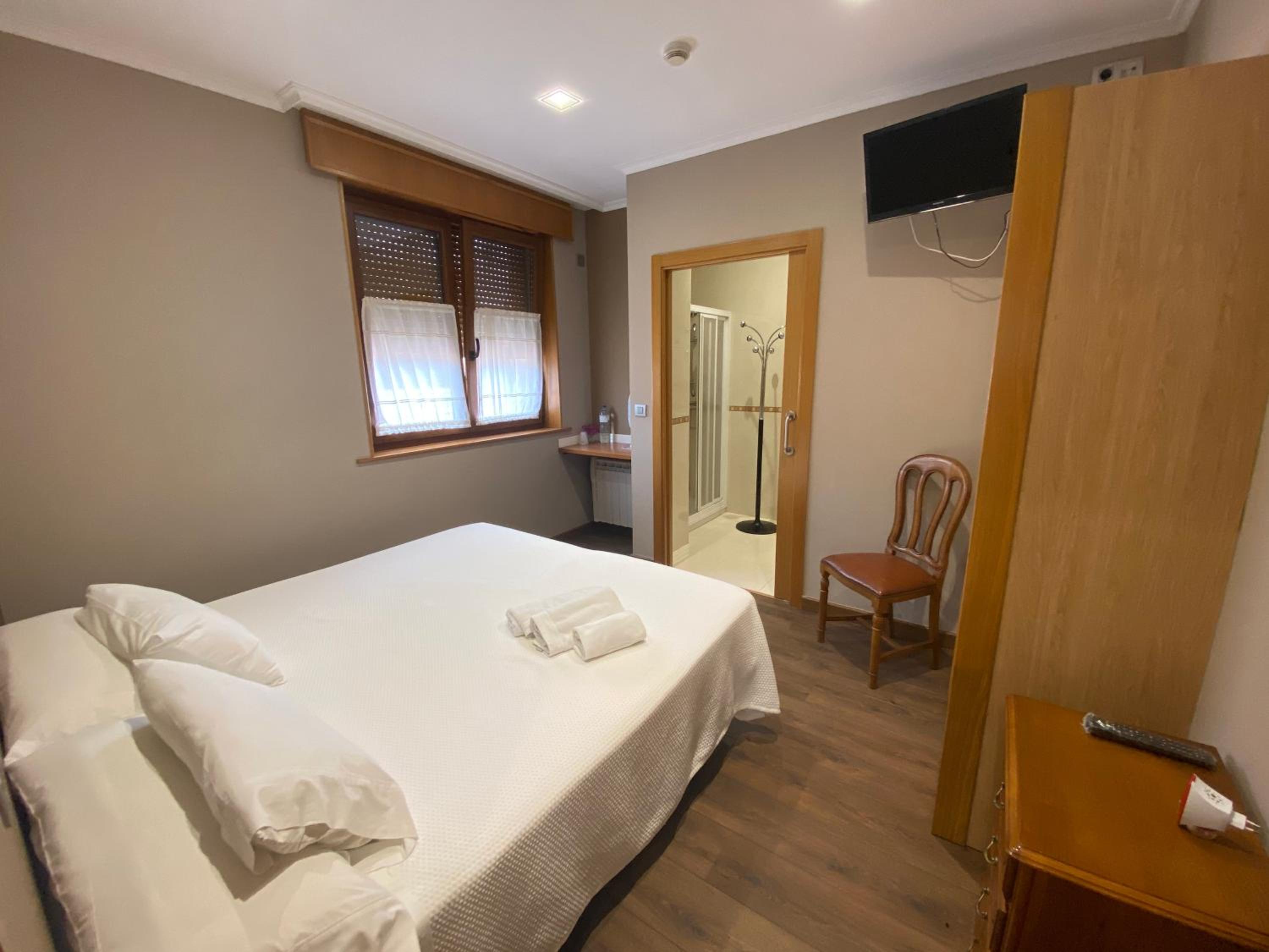 Double Room - Disability Access - Photo 1