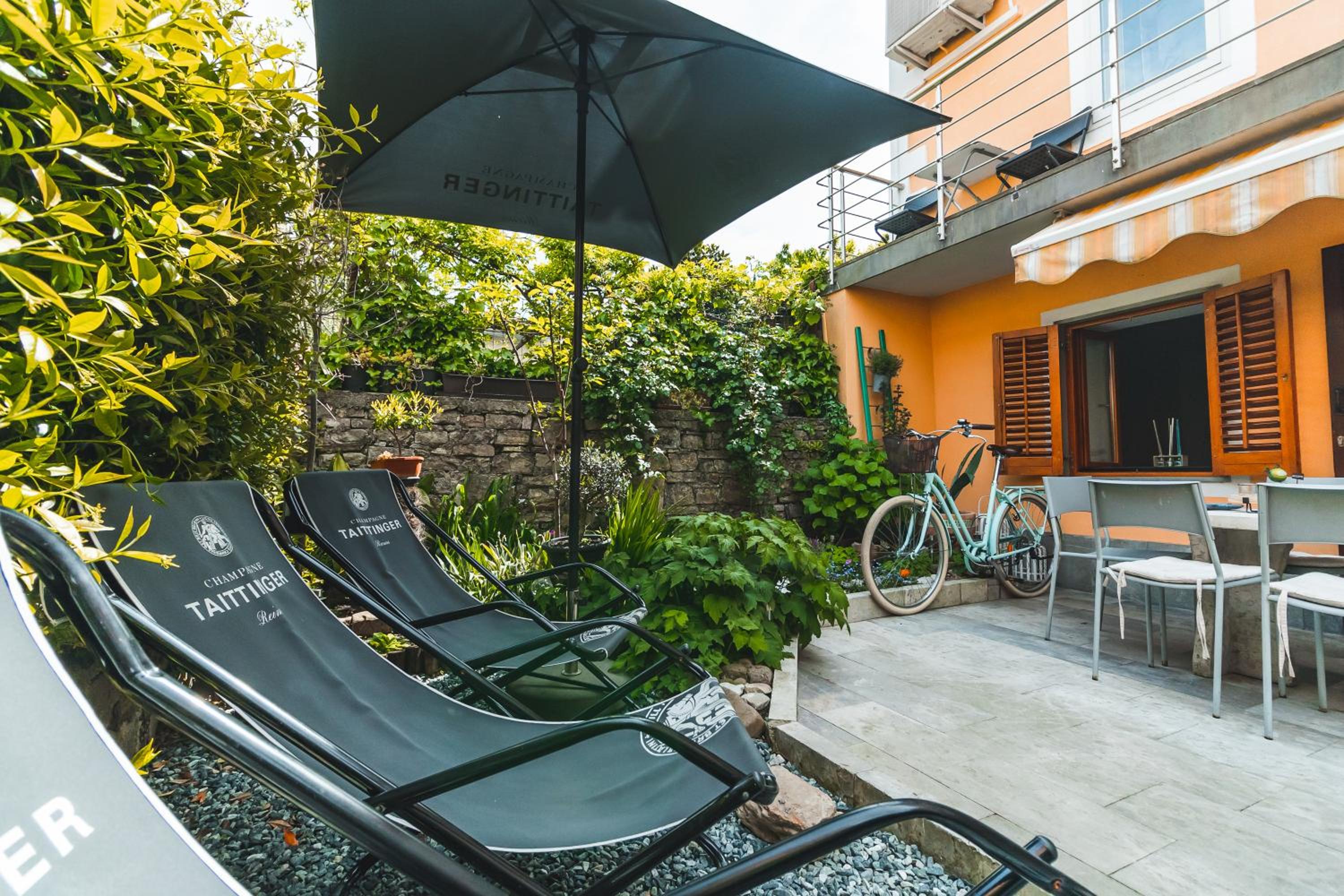 One-Bedroom Apartment with Terrace photo 3