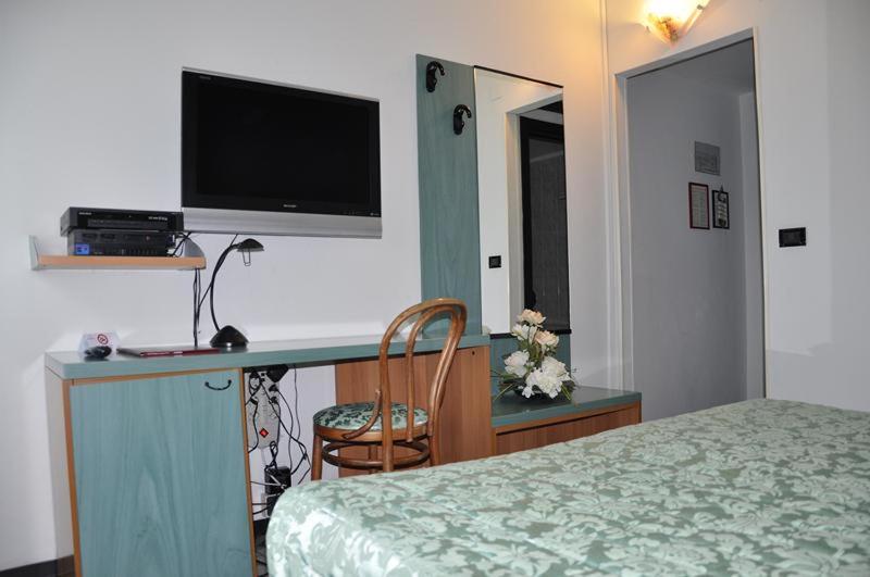 Standard Double Room - Photo 1