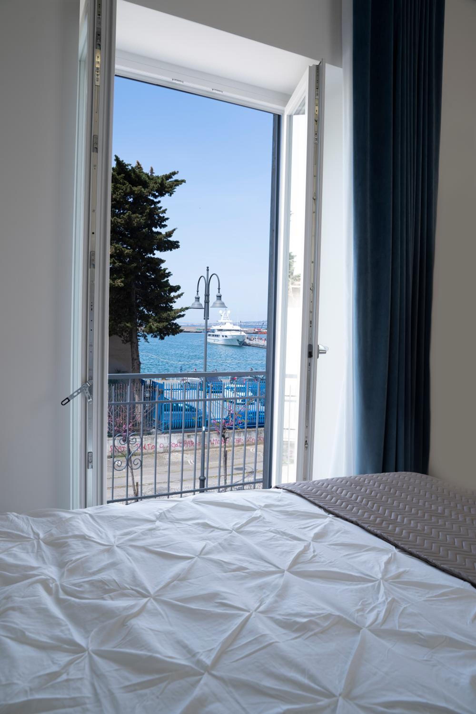 Deluxe Double Room with Sea View - Photo 5