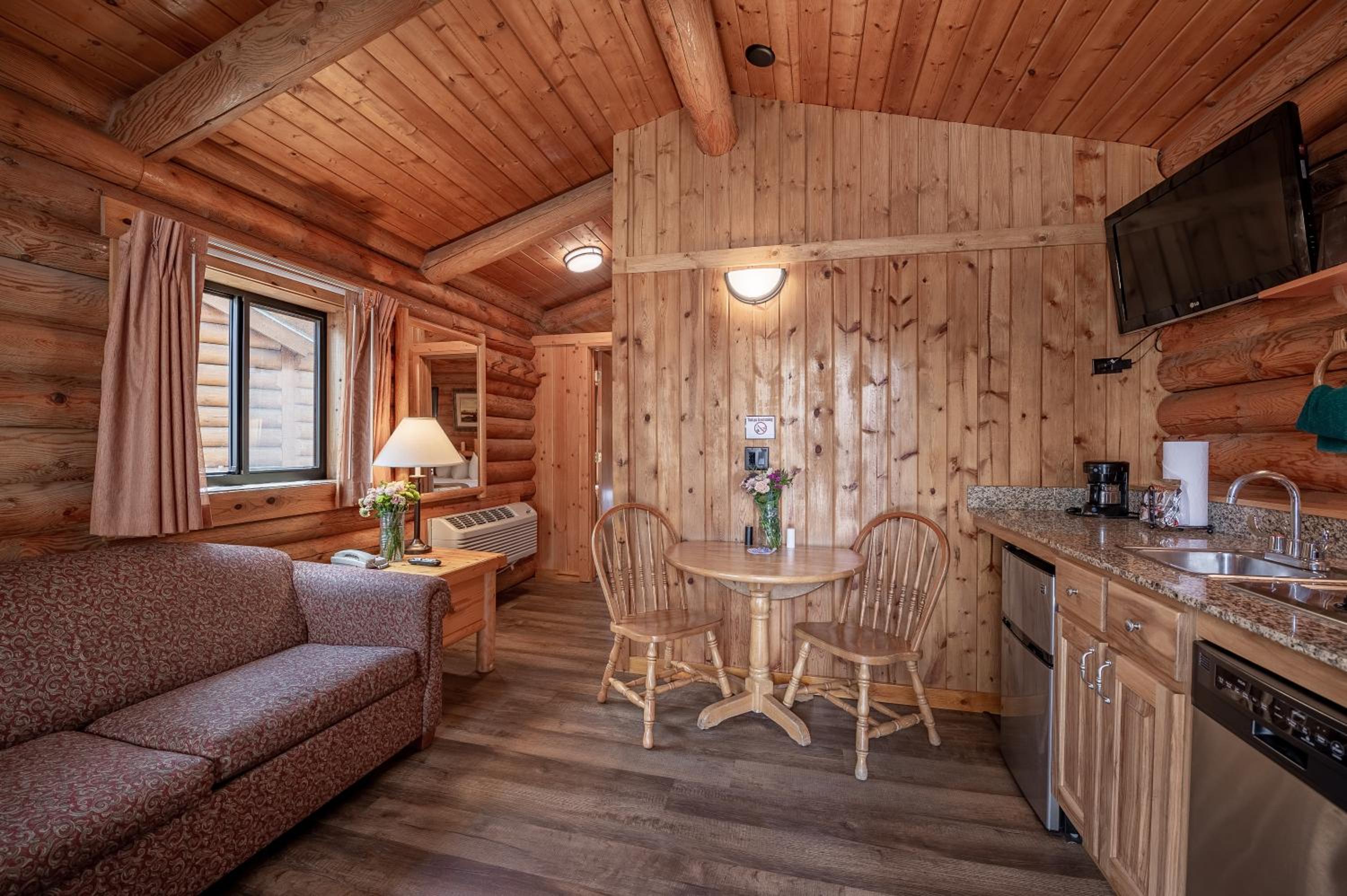 Double Queen Deluxe Cabin - Photo 4