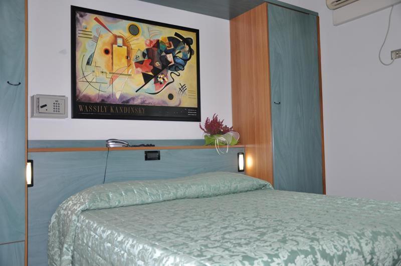 Standard Double Room - Photo 4
