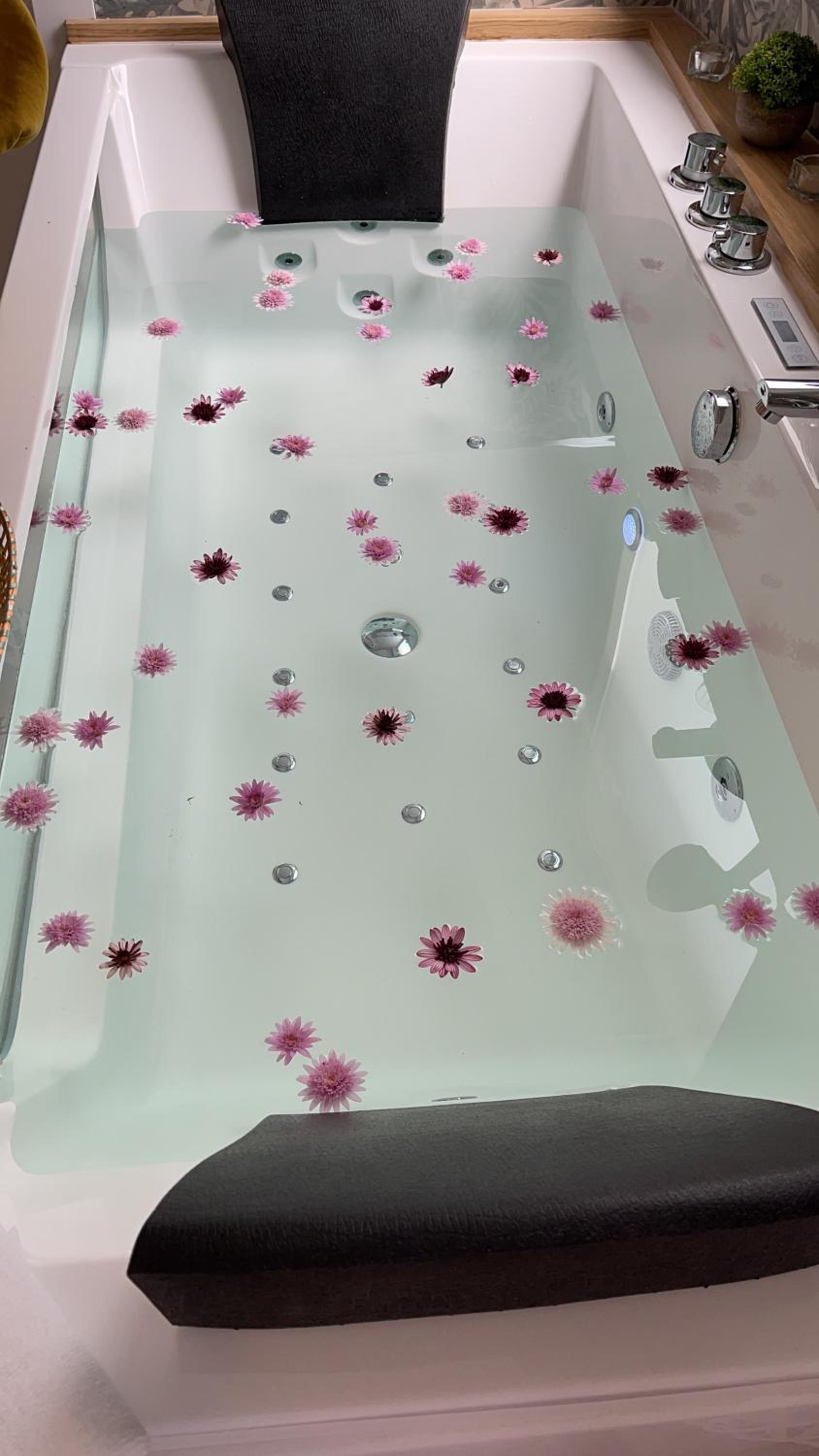 Queen Room with Spa Bath - Photo 8
