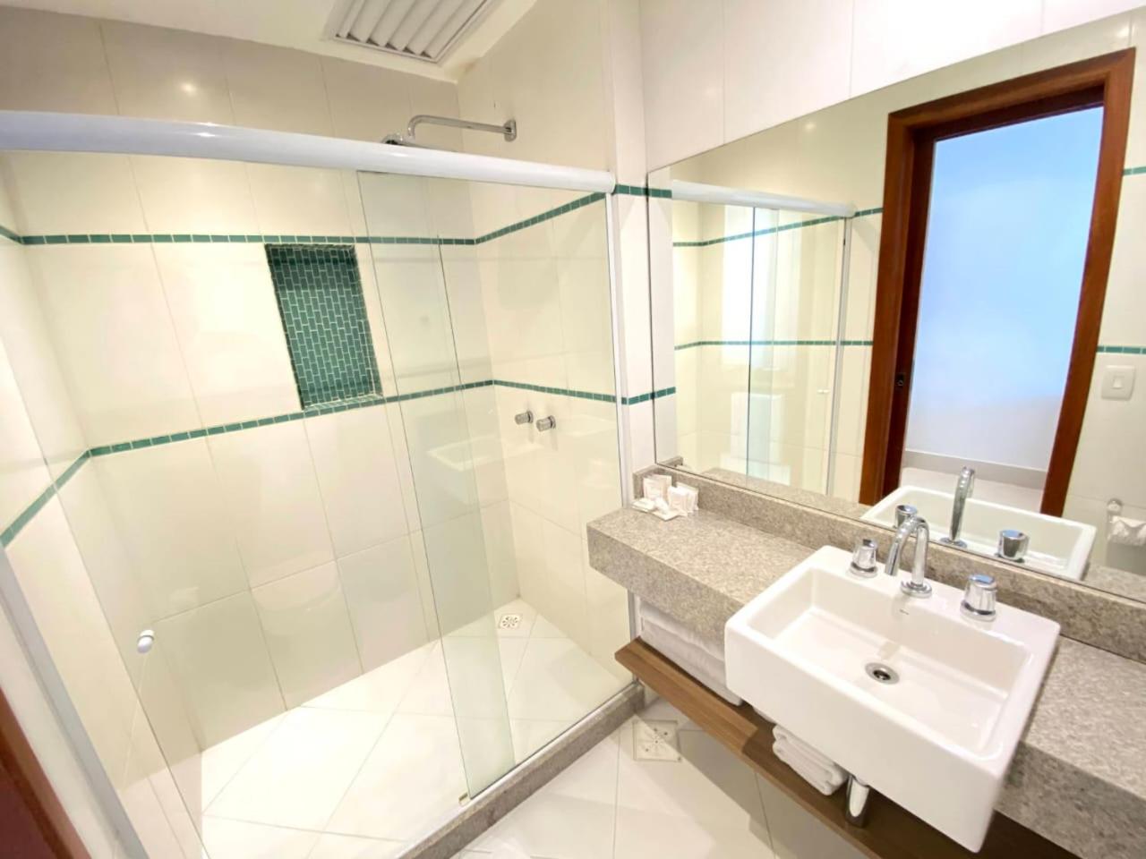 Superior Triple Room thumbnail 5