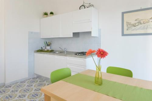 Junior Suite with Balcony - Photo 18