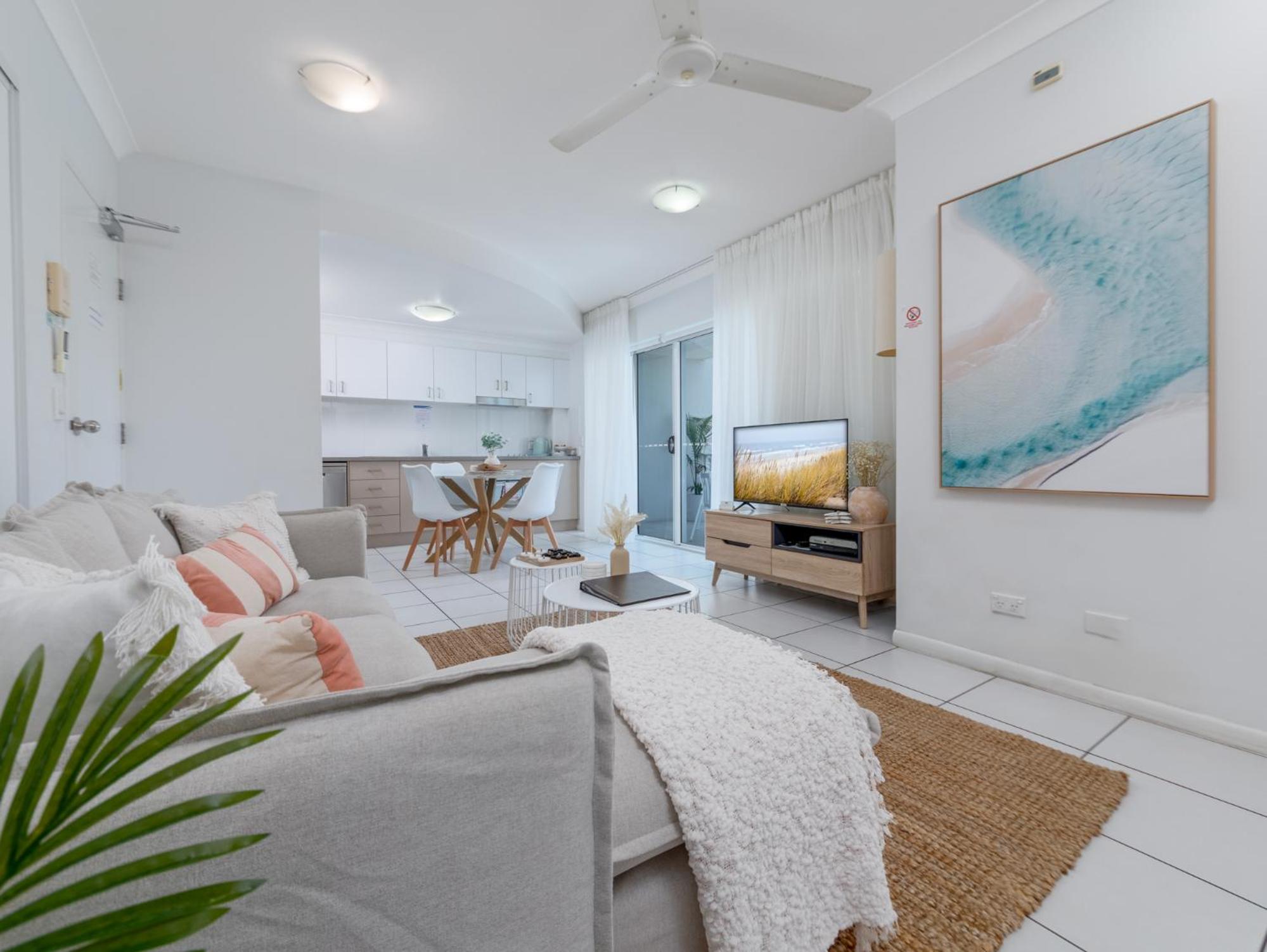 Deluxe One-Bedroom Apartment