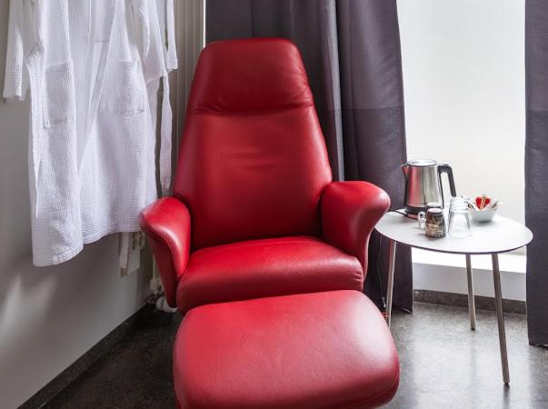 Economy Quadruple Room With Shared Bathroom photo 2