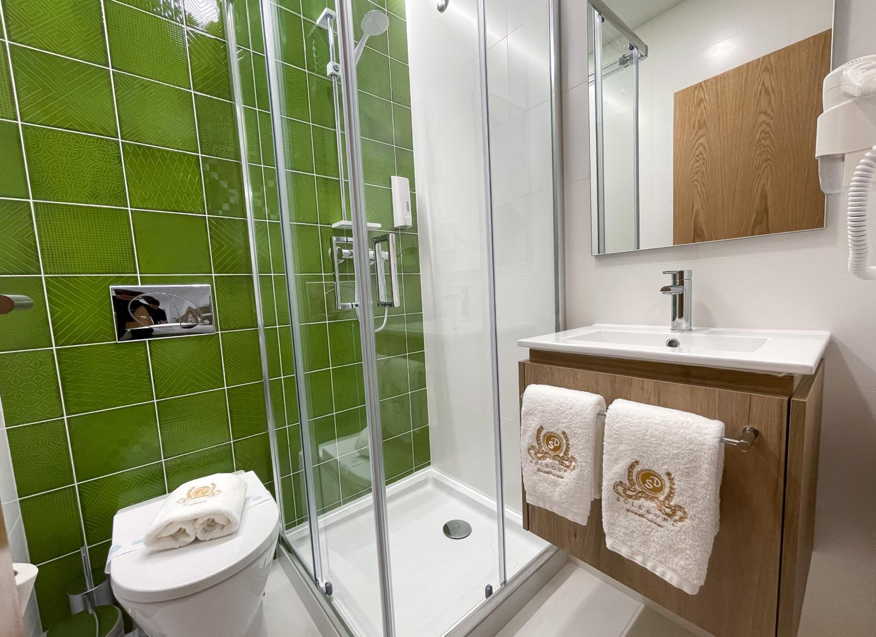 Double Room with Private Bathroom photo 2