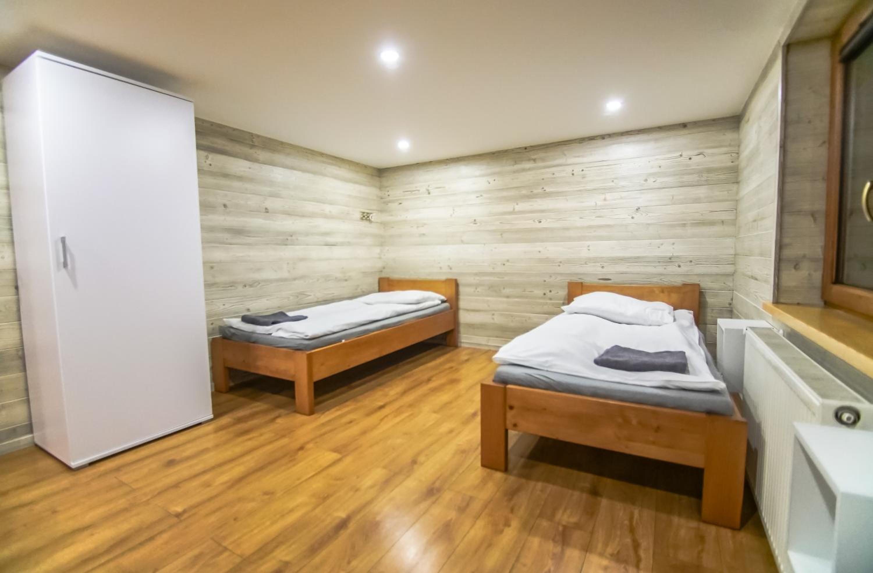 Four-Bedroom House - Photo 15