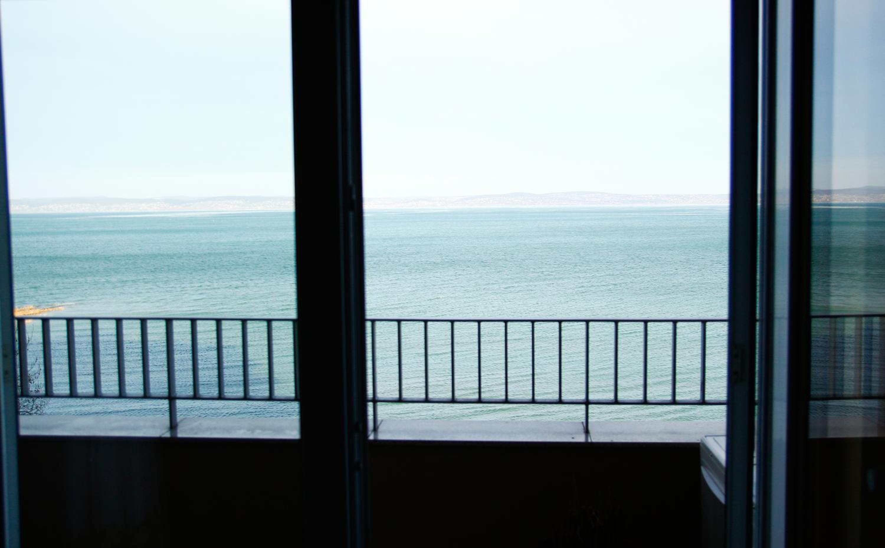 Apartment with Balcony photo 3