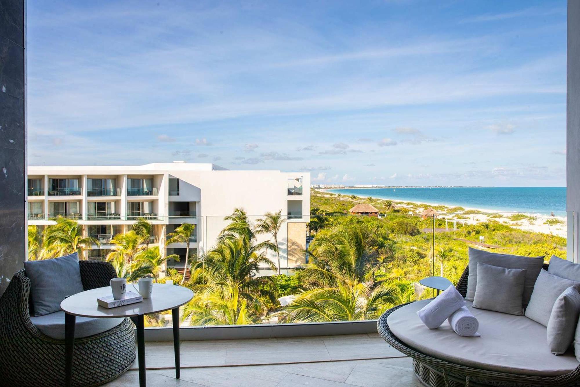 Junior Suite Beachside Ocean View