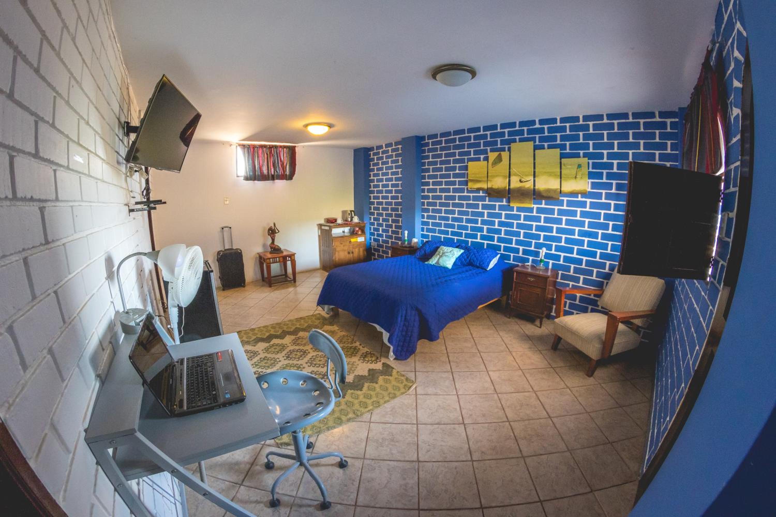 Deluxe Double Room with Side Sea View