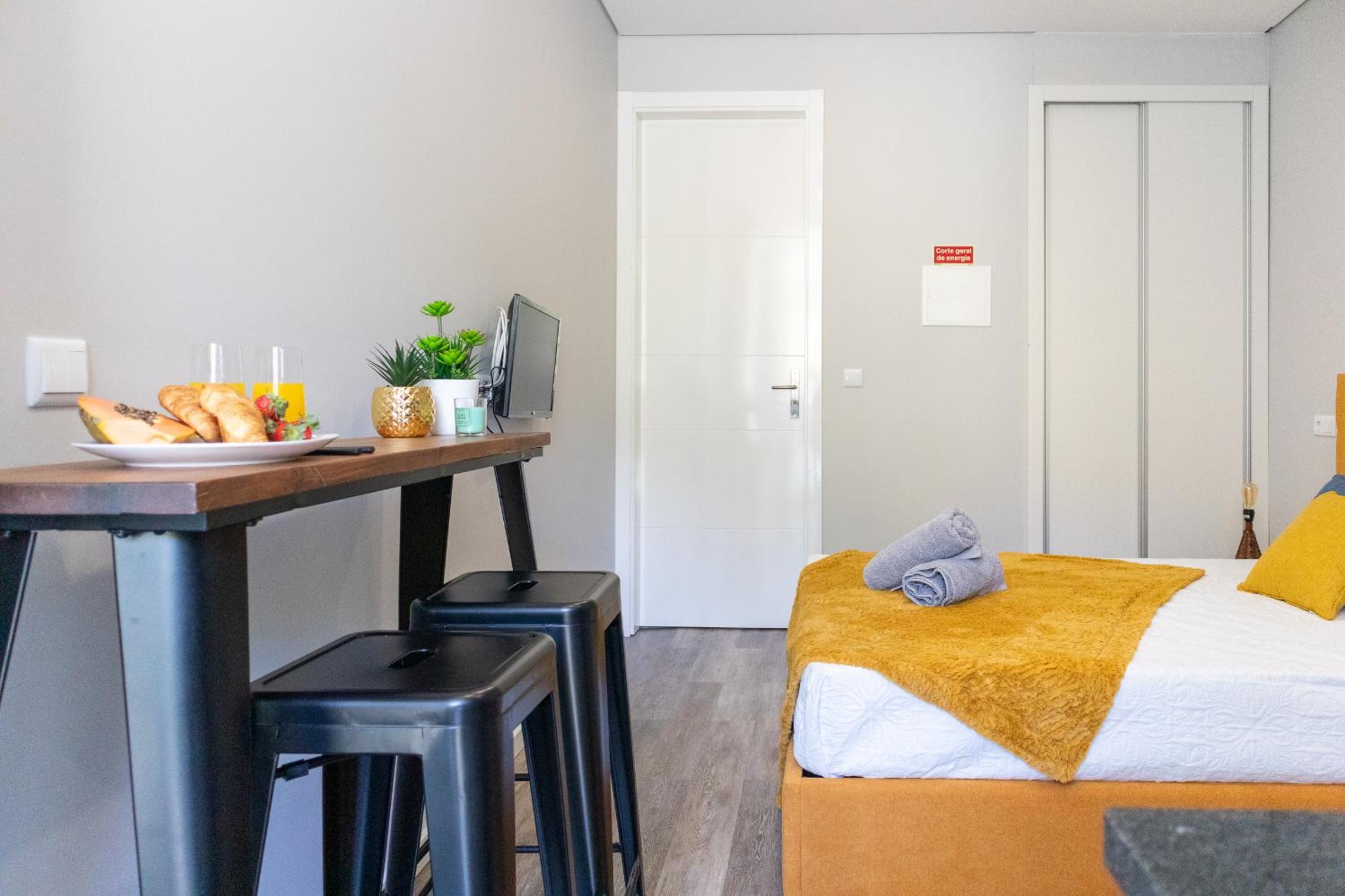 One-Bedroom Apartment photo 1