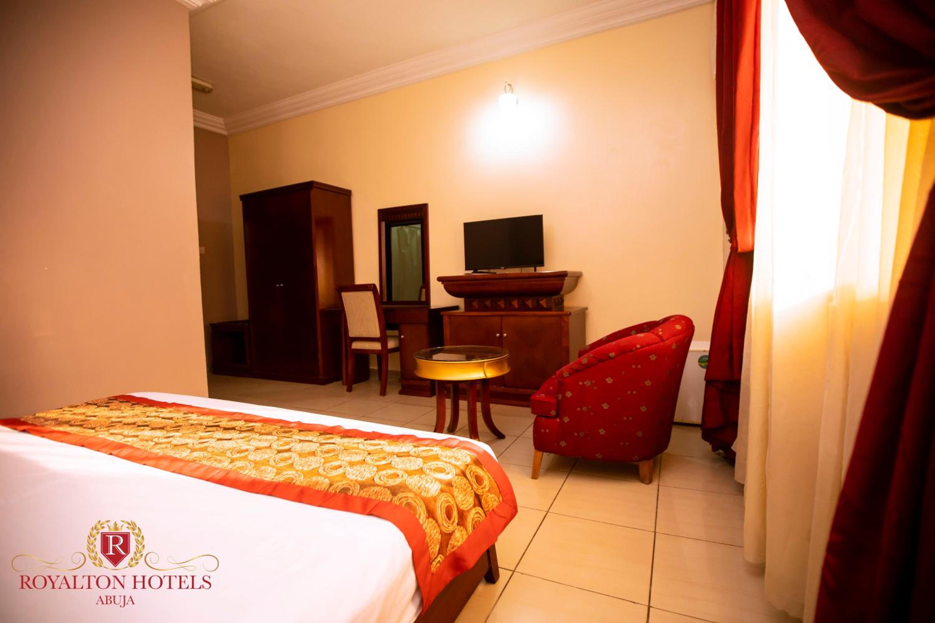 Executive Suite photo 2