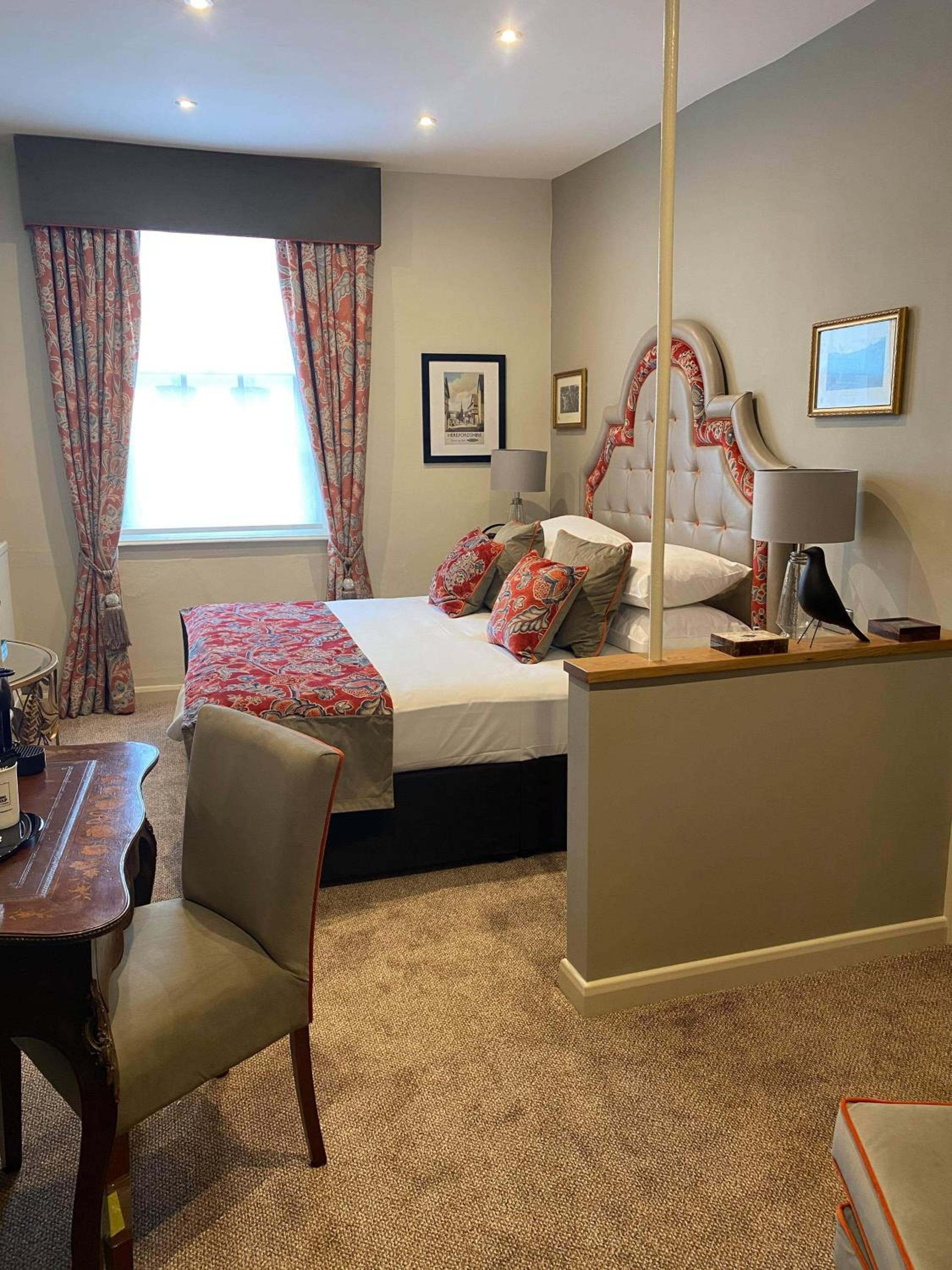 Standard Double Room photo 3