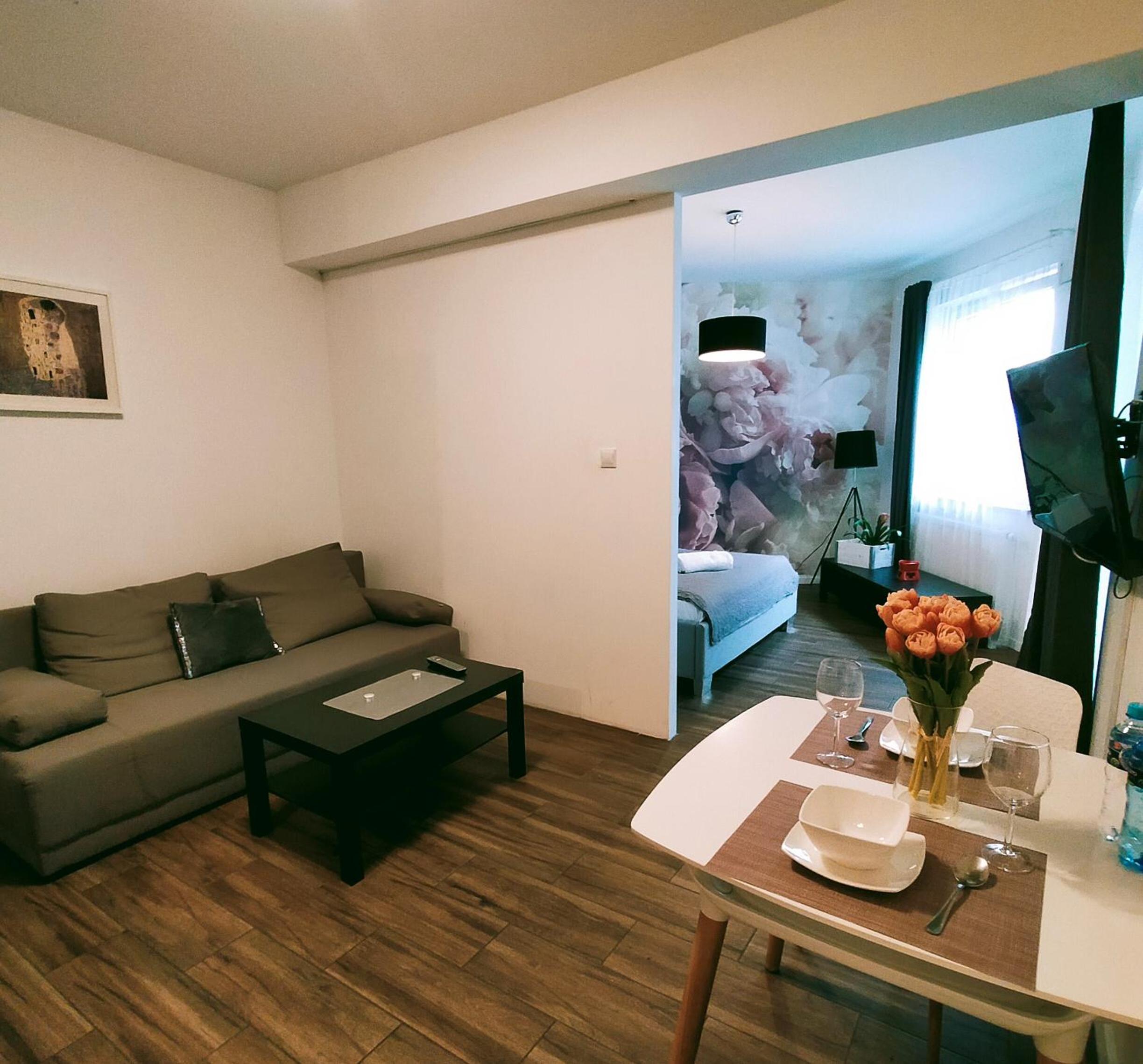 King Suite With Balcony - Photo 3