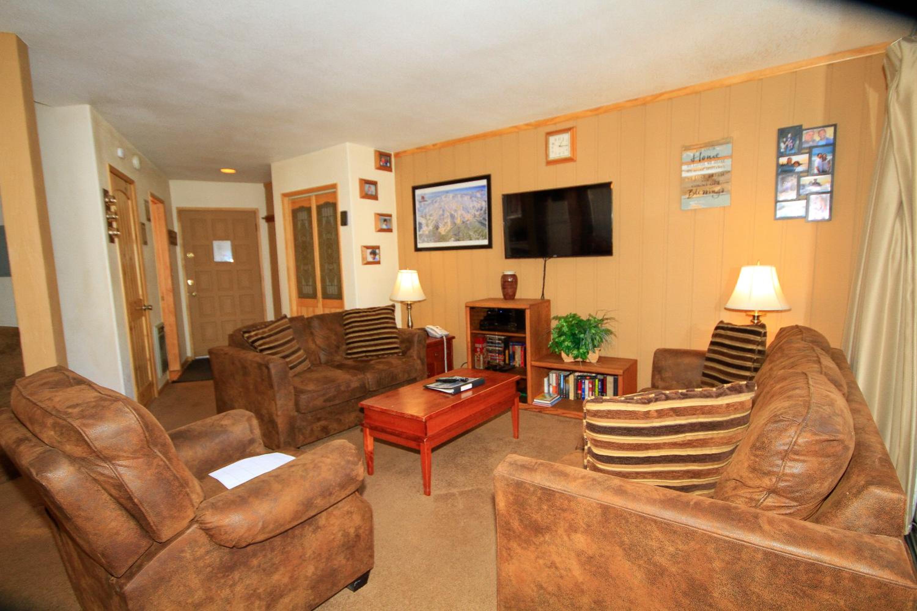 Apartment photo 1