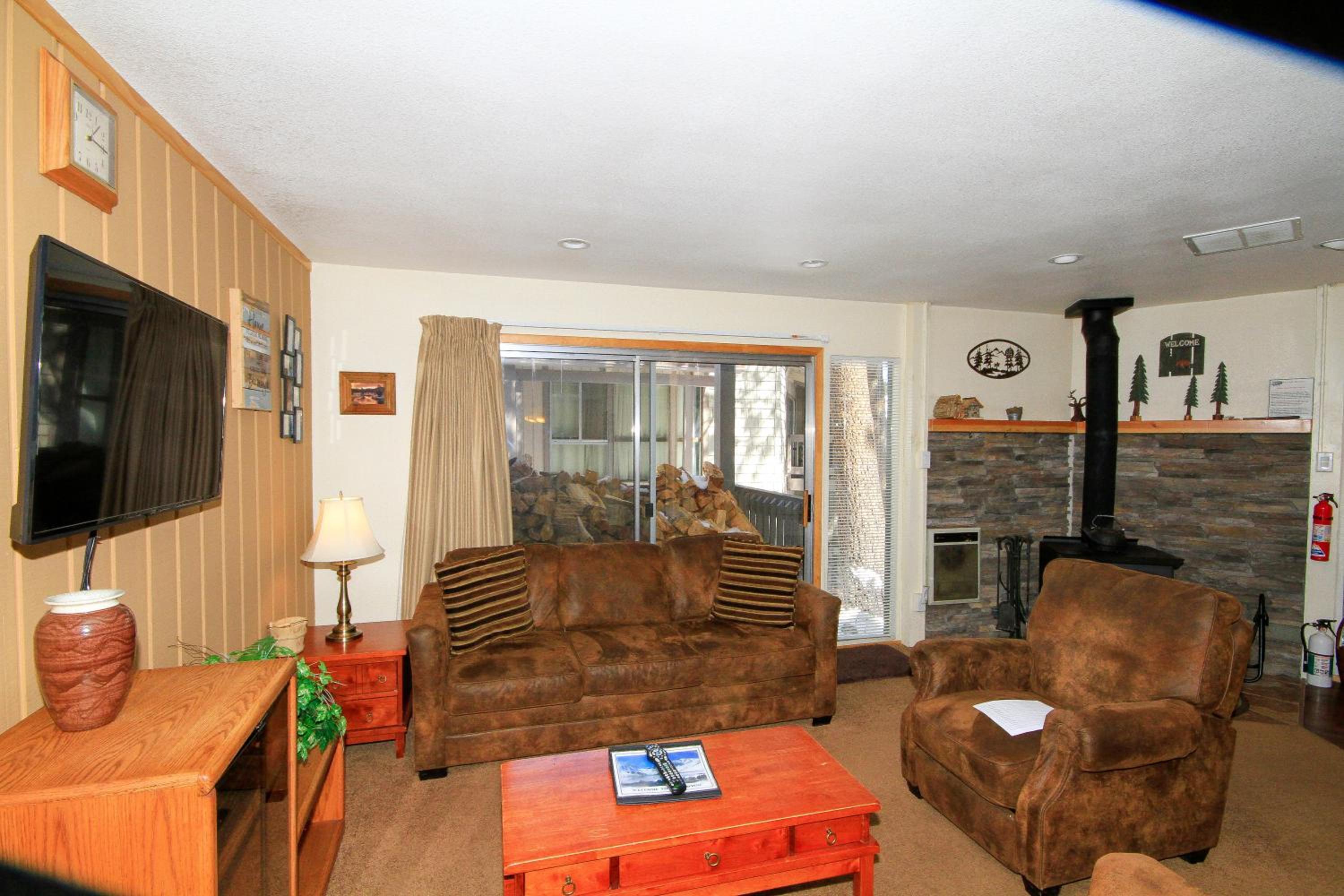 Apartment photo 2
