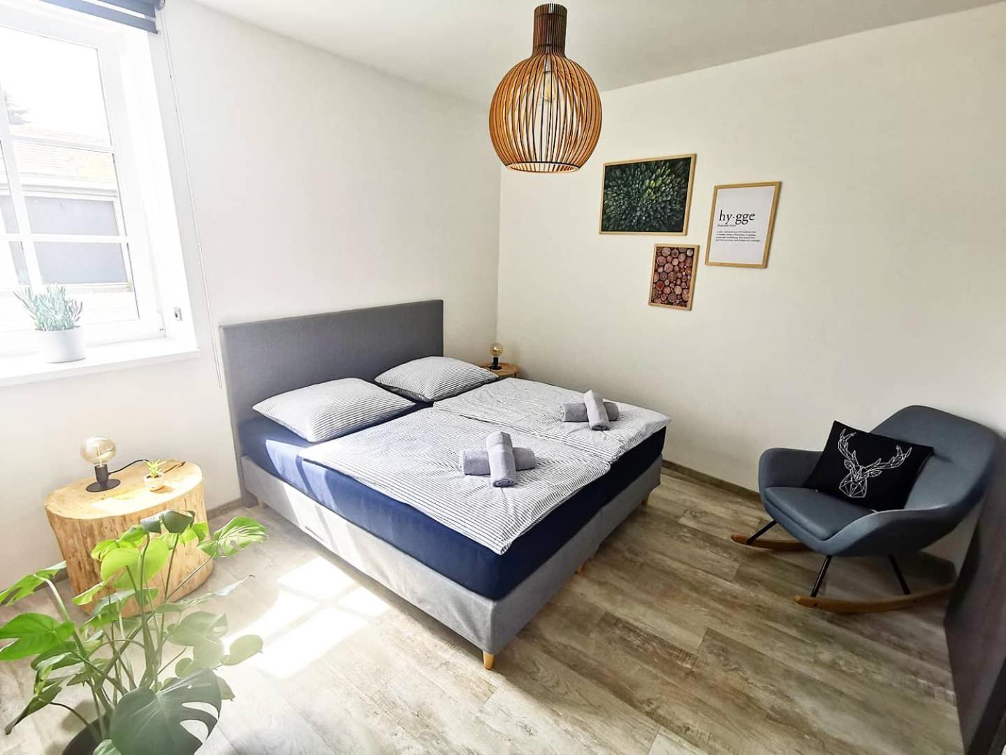 One-Bedroom Apartment - Photo 4