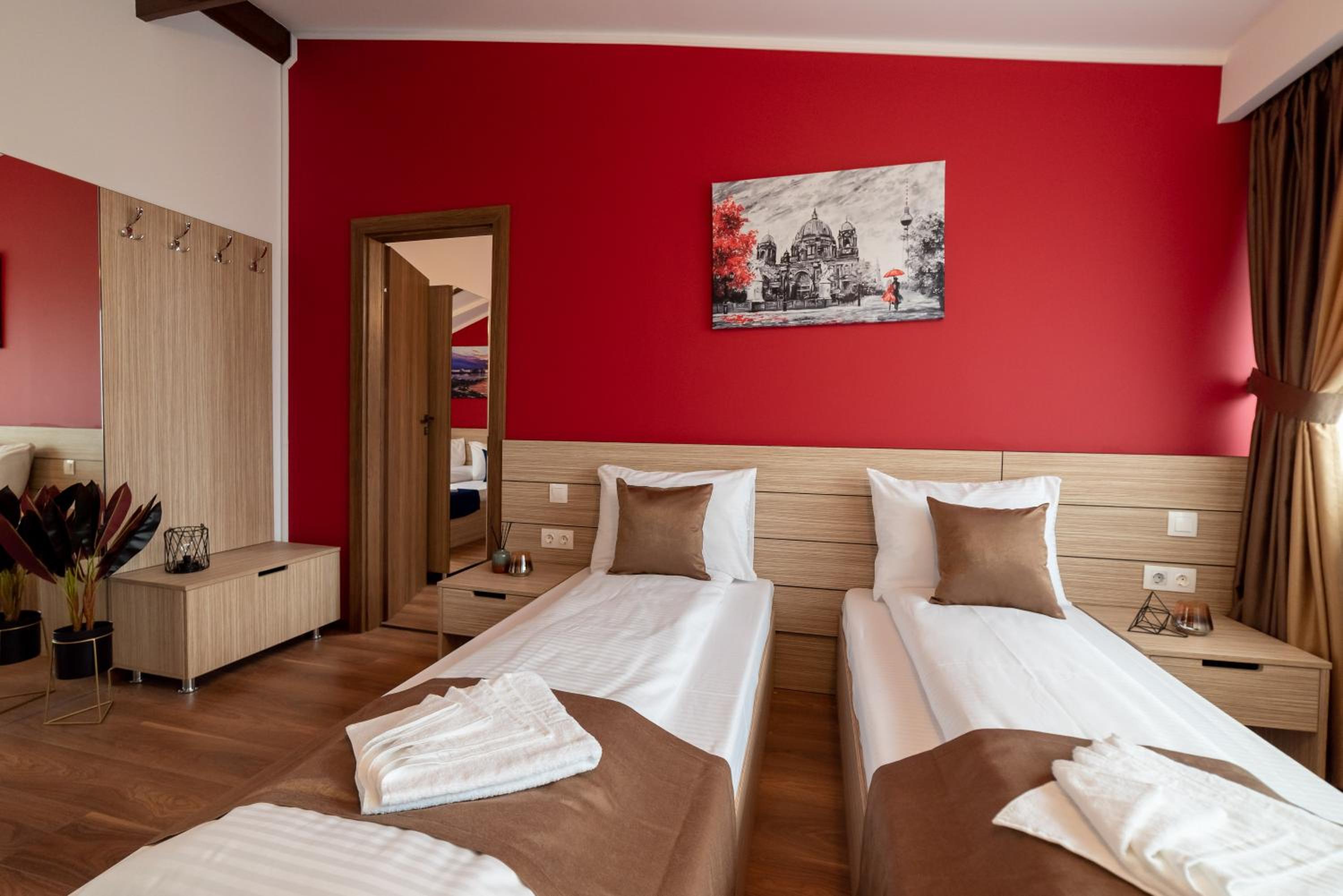 Deluxe Quadruple Room - Photo 4