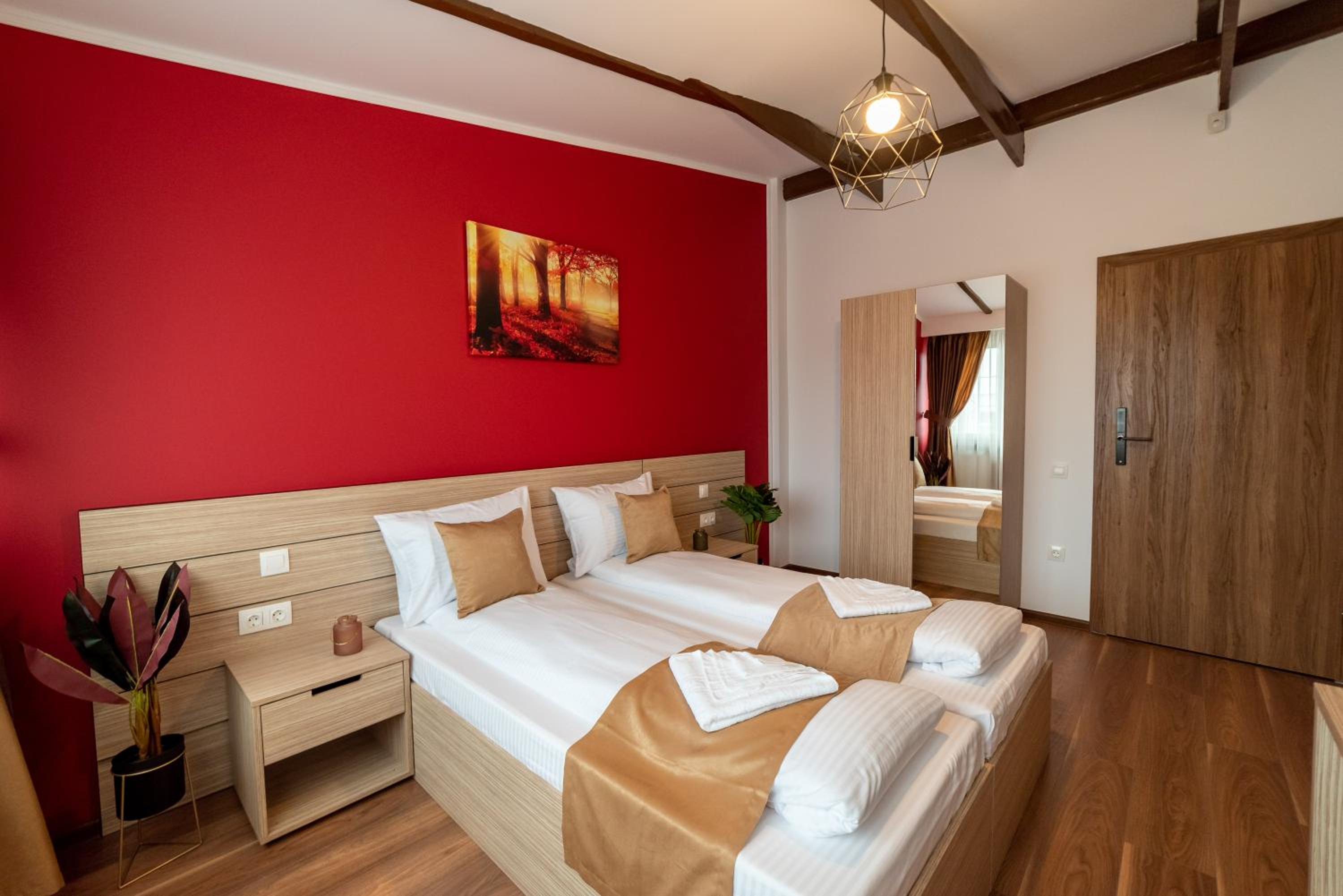 Deluxe Double or Twin Room - Photo 13