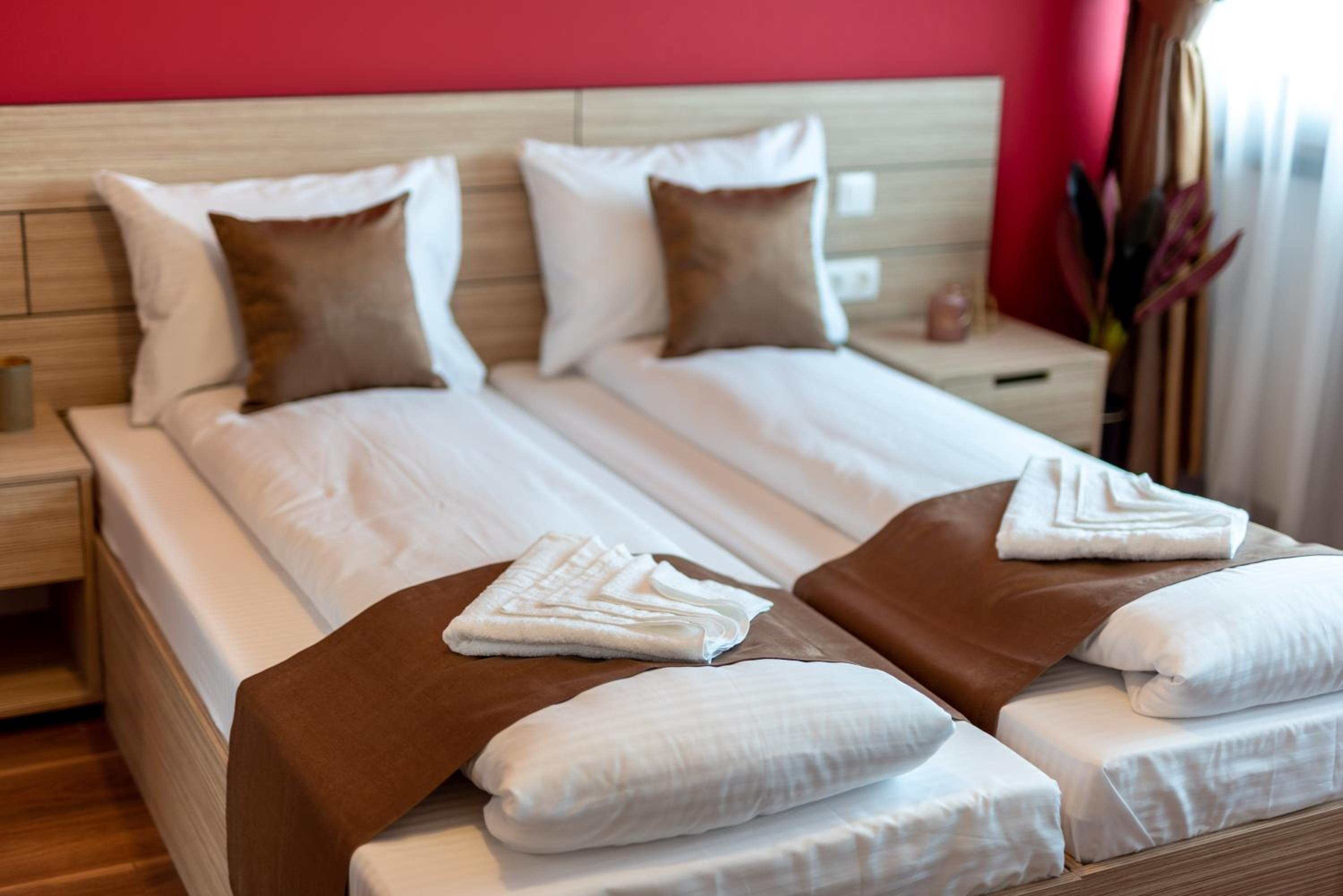 Deluxe Double or Twin Room - Photo 15