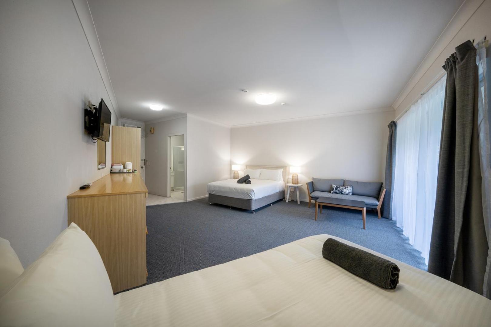 Twin Room - Not Pet Friendly - Photo 4