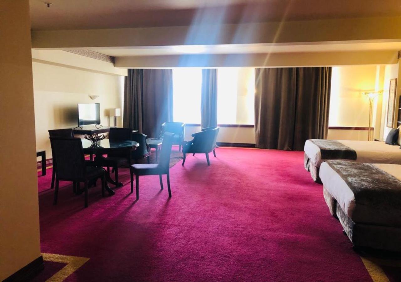 Executive Room - Photo 5