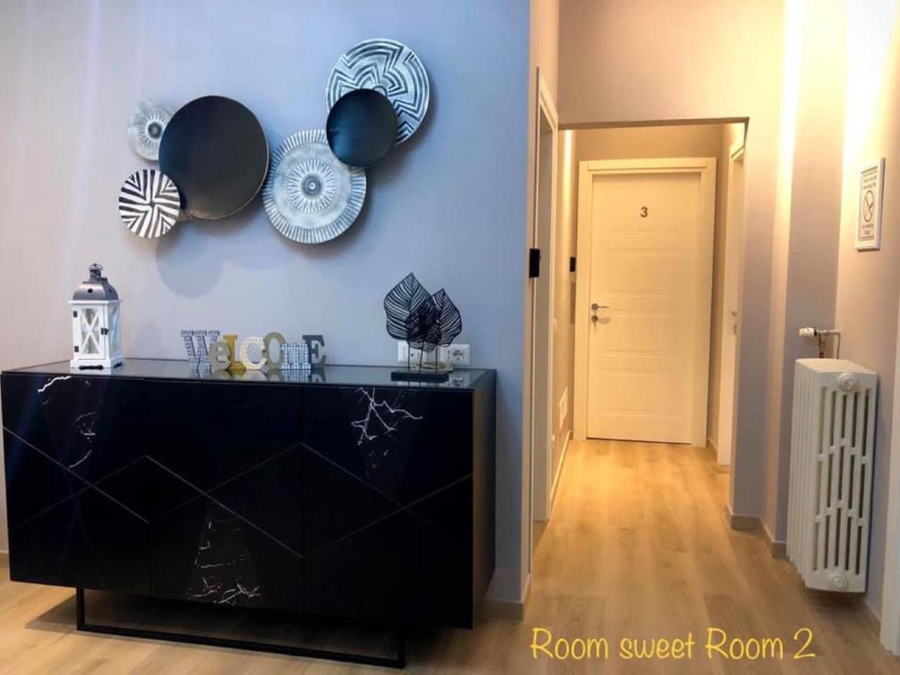 Double or Twin Room with Private Bathroom - Photo 10