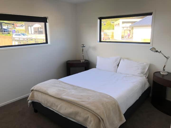 Three-Bedroom House photo 3