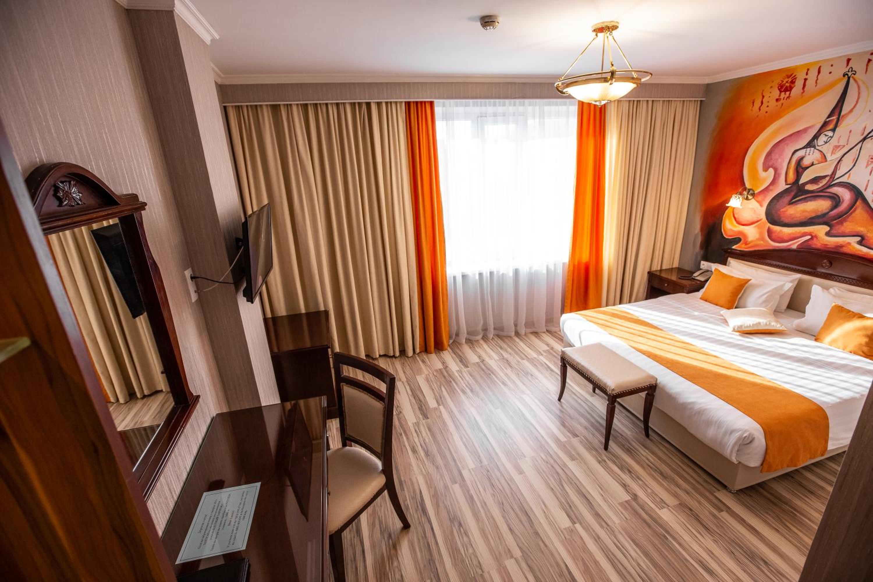 Business Double Room with King Size Bed  photo 2