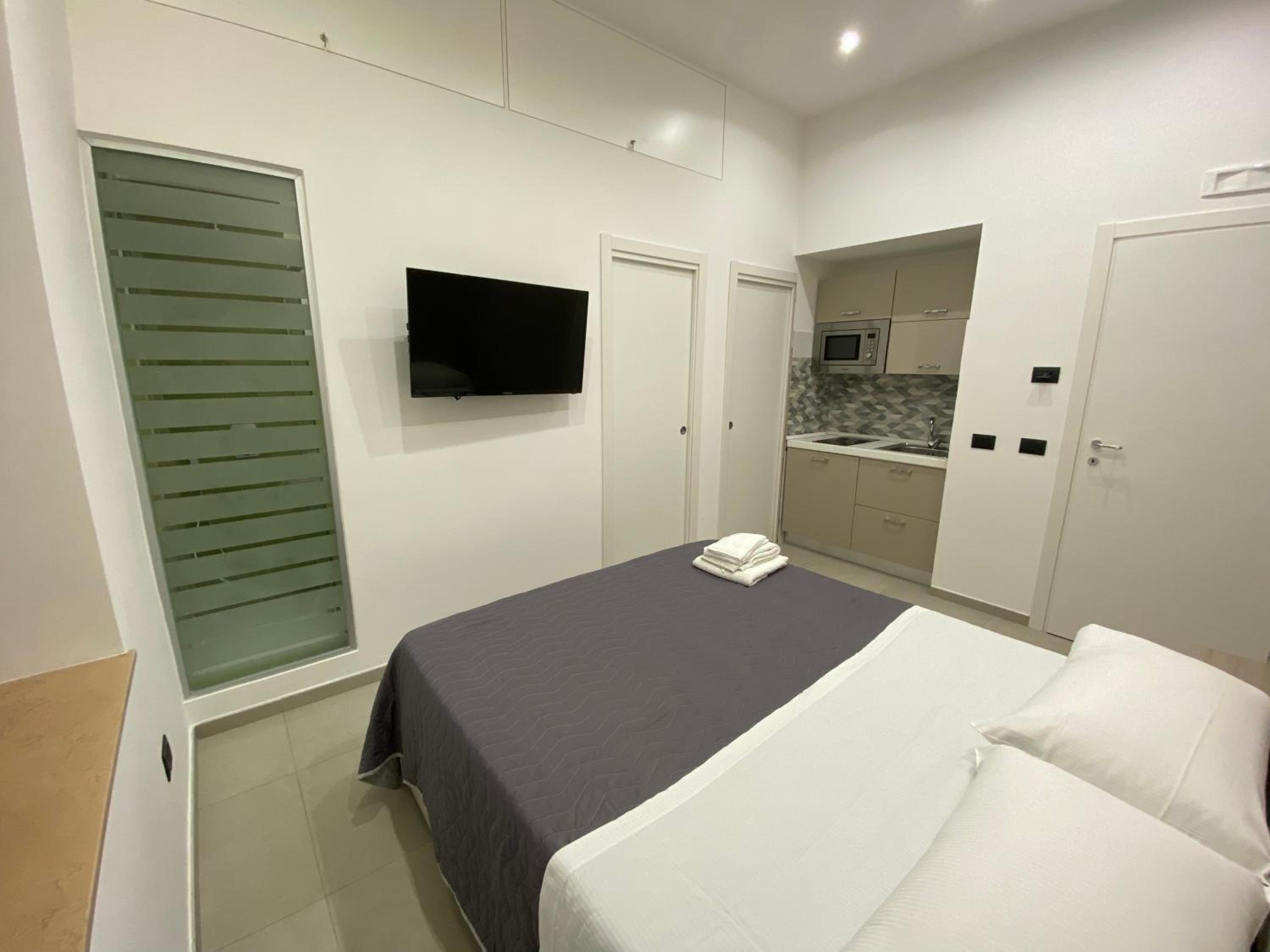 One-Bedroom House - Photo 10