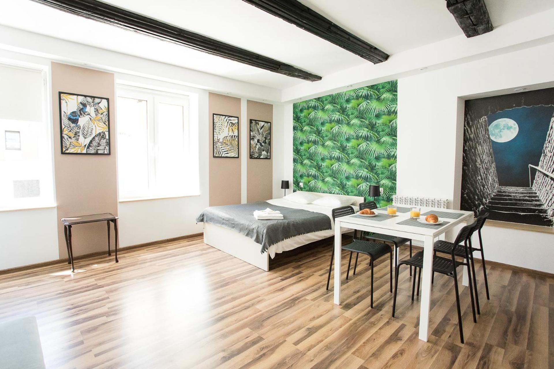 One-Bedroom Apartment - Photo 3