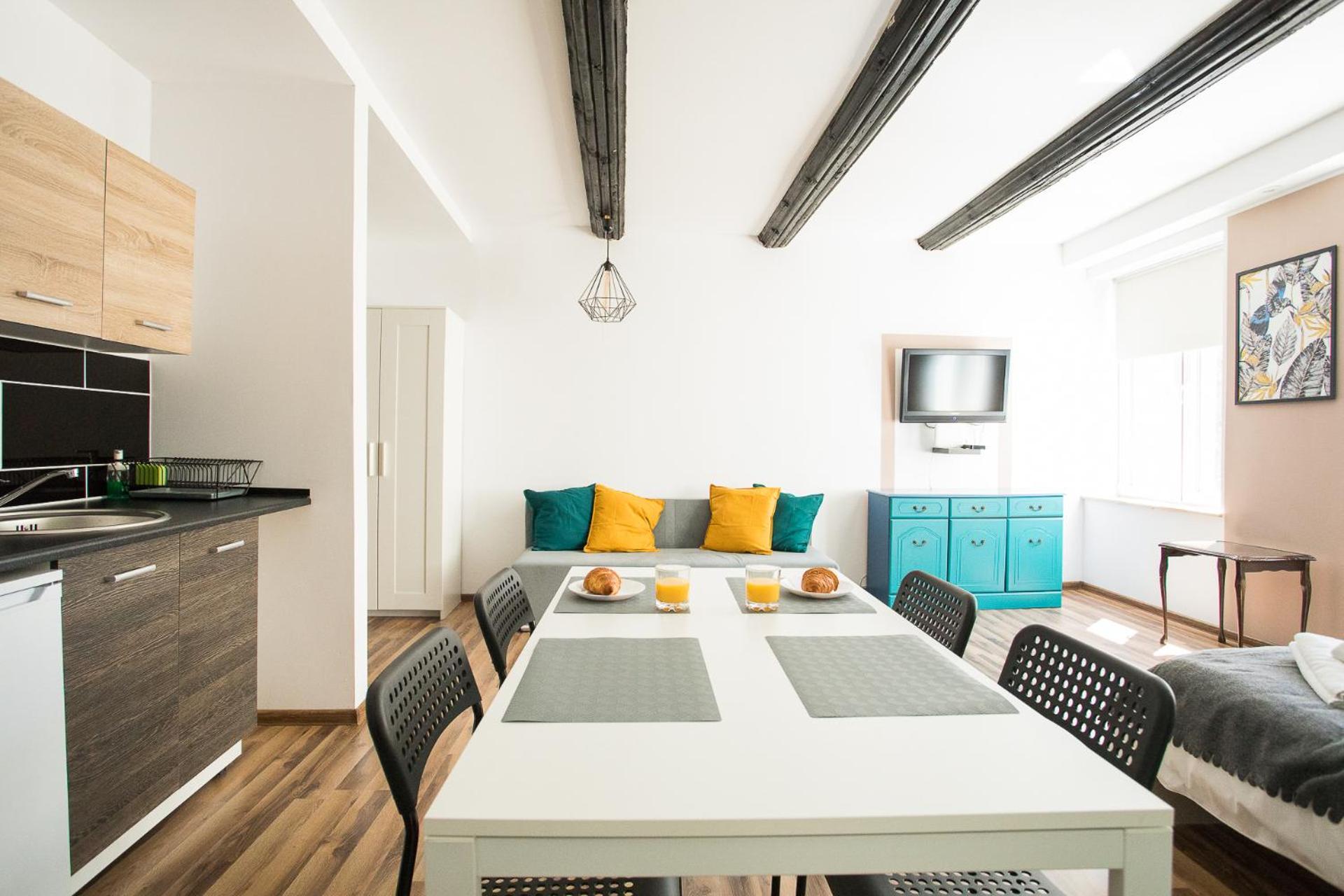 One-Bedroom Apartment - Photo 8