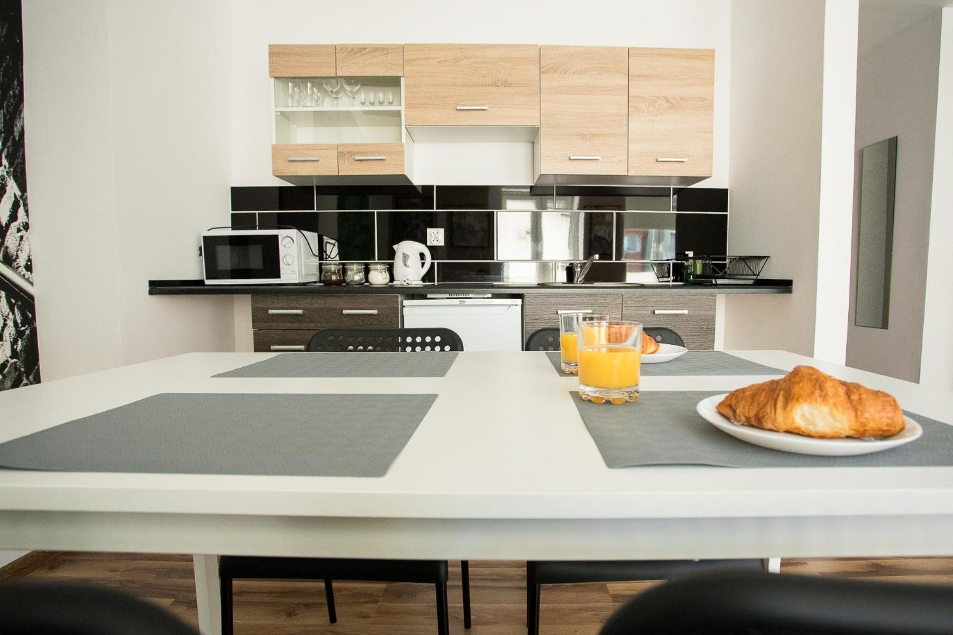 One-Bedroom Apartment - Photo 10