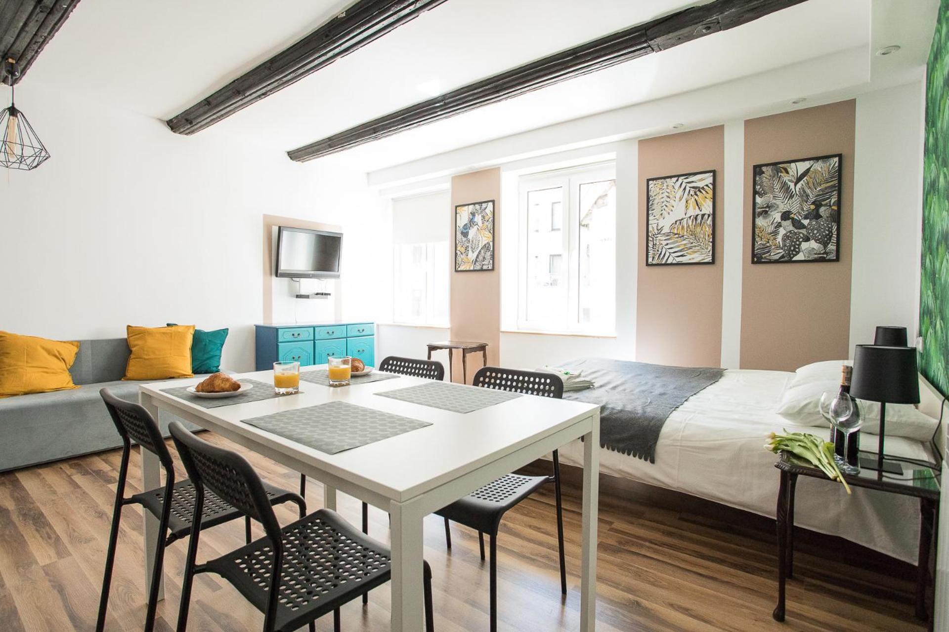 One-Bedroom Apartment - Photo 11
