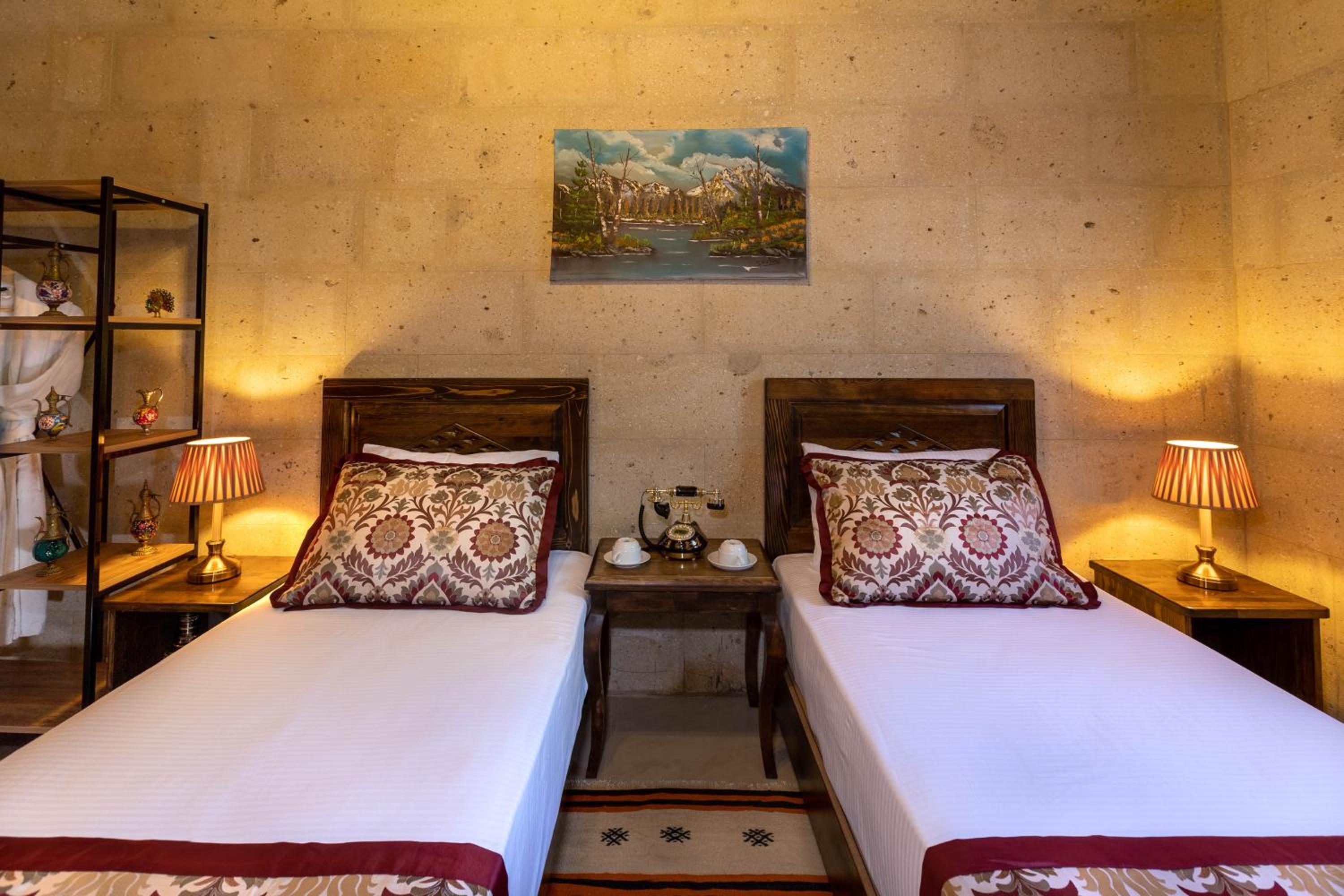 Standard Double or Twin Room - Photo 1