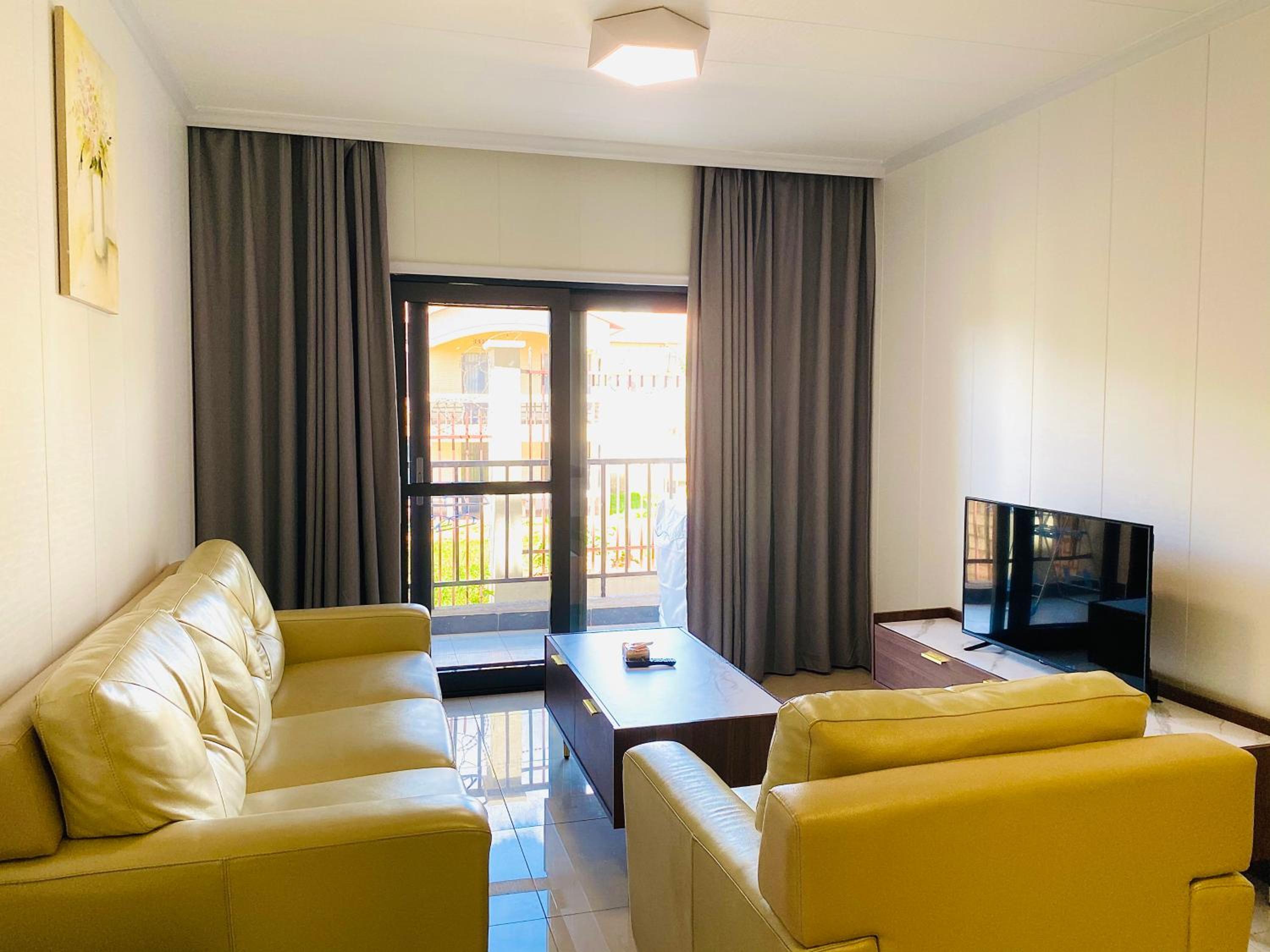 Two-Bedroom Deluxe Apartment - Photo 9