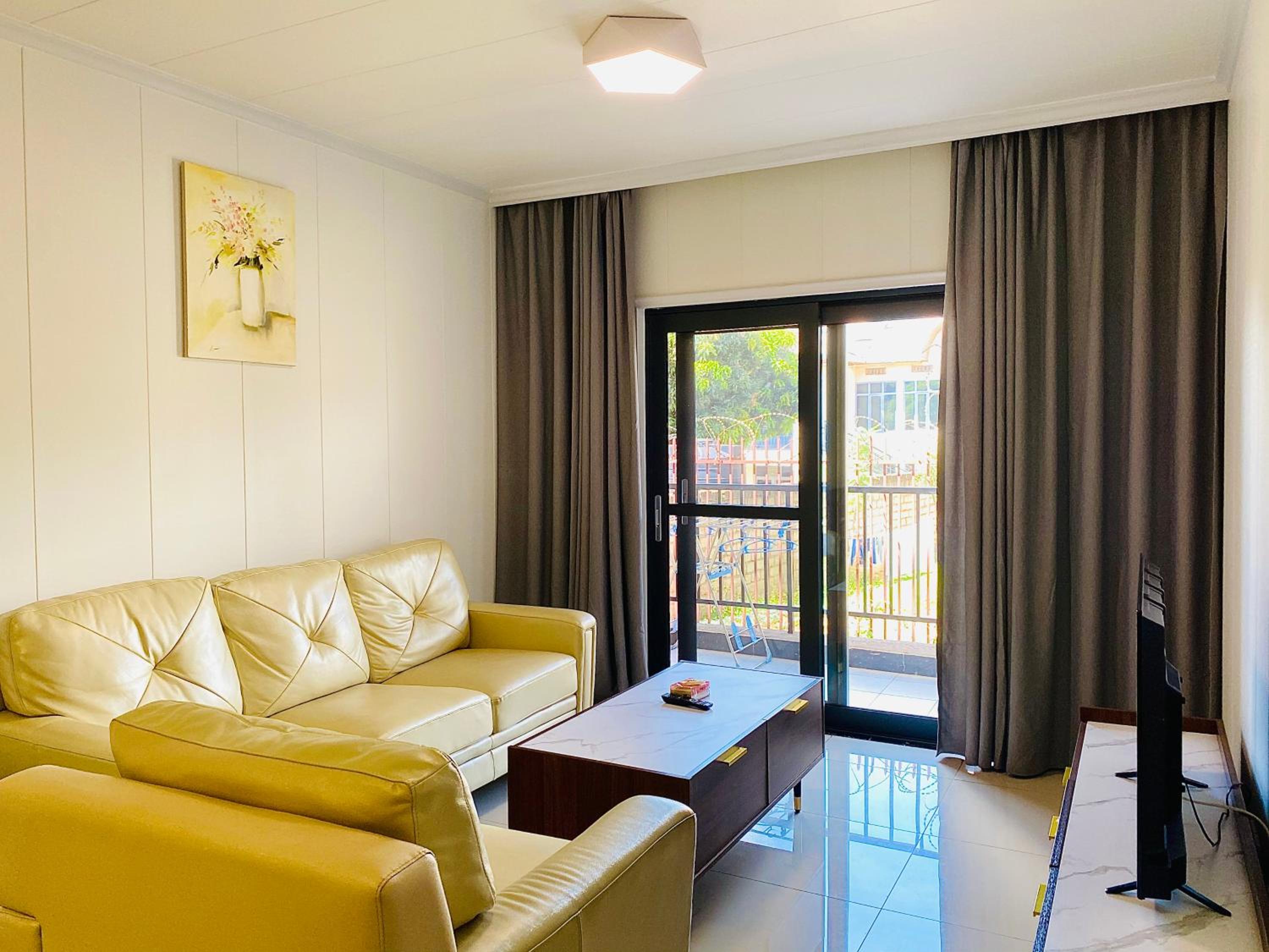 Two-Bedroom Deluxe Apartment - Photo 10