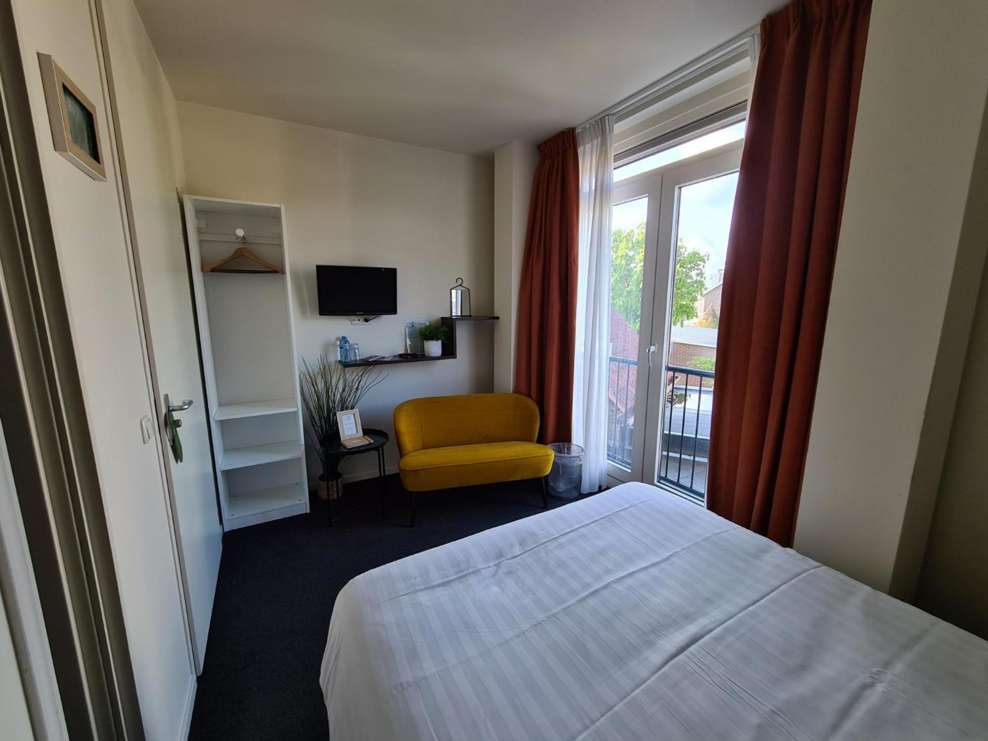 Small Double Room photo 2