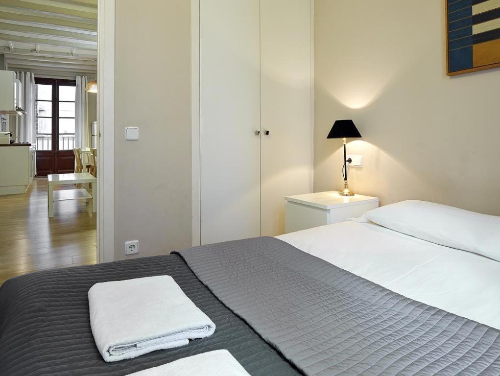 Apartamento de dos habitaciones con balcón