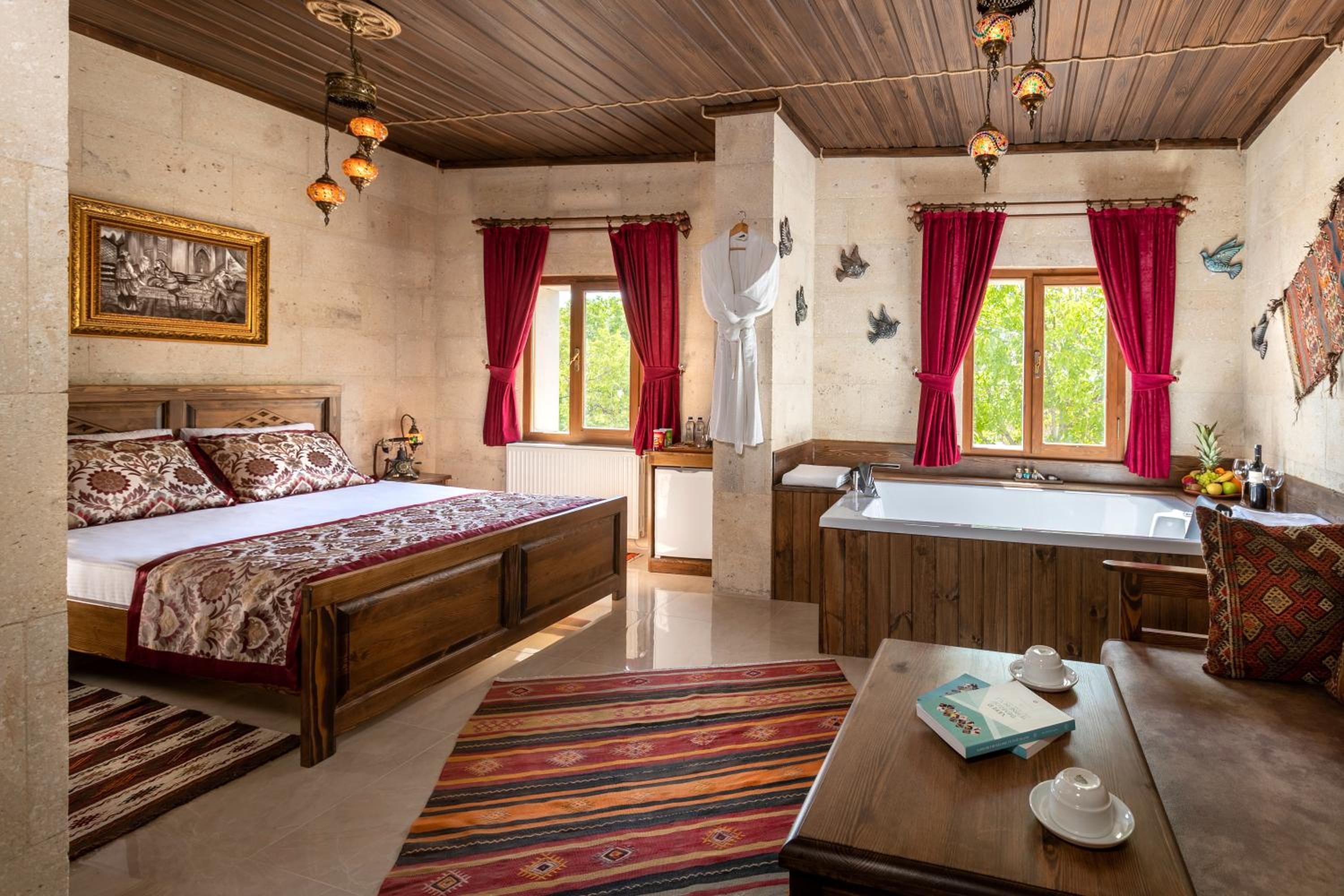 Queen Room with Spa Bath