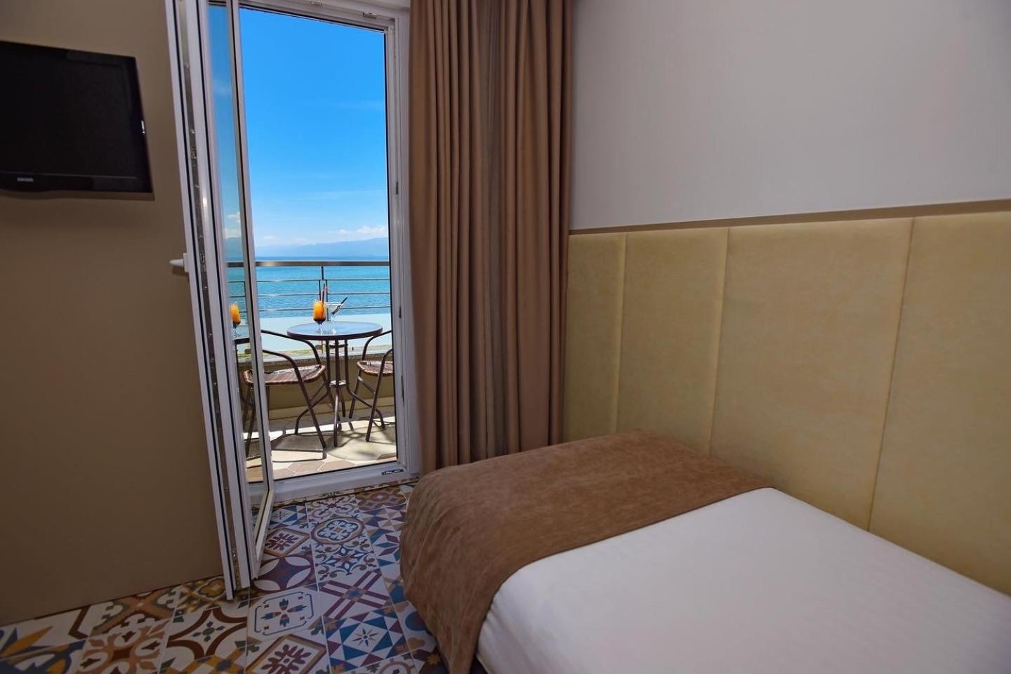 Deluxe Family Suite