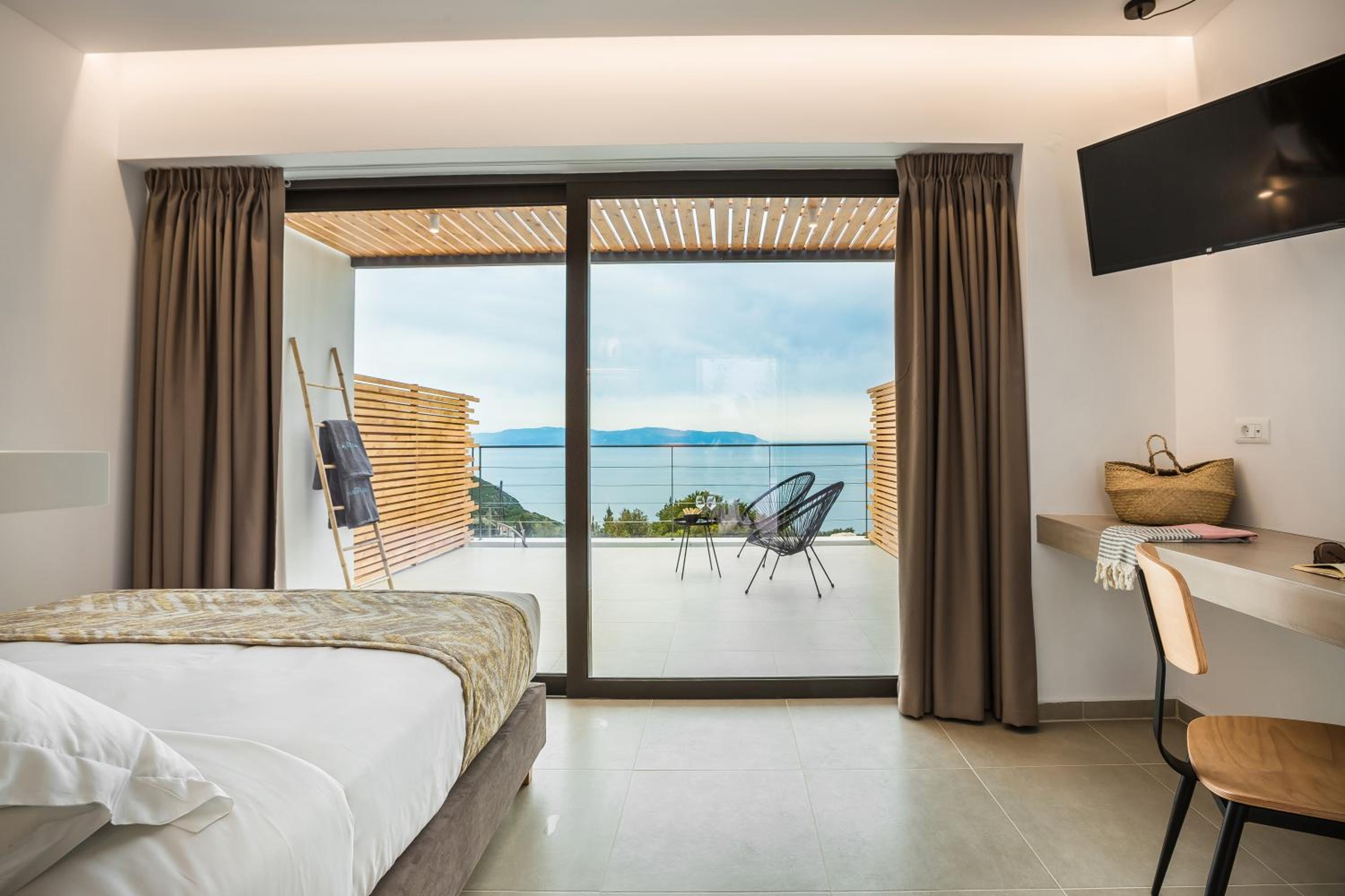 Junior Suite with Sea View - Photo 7