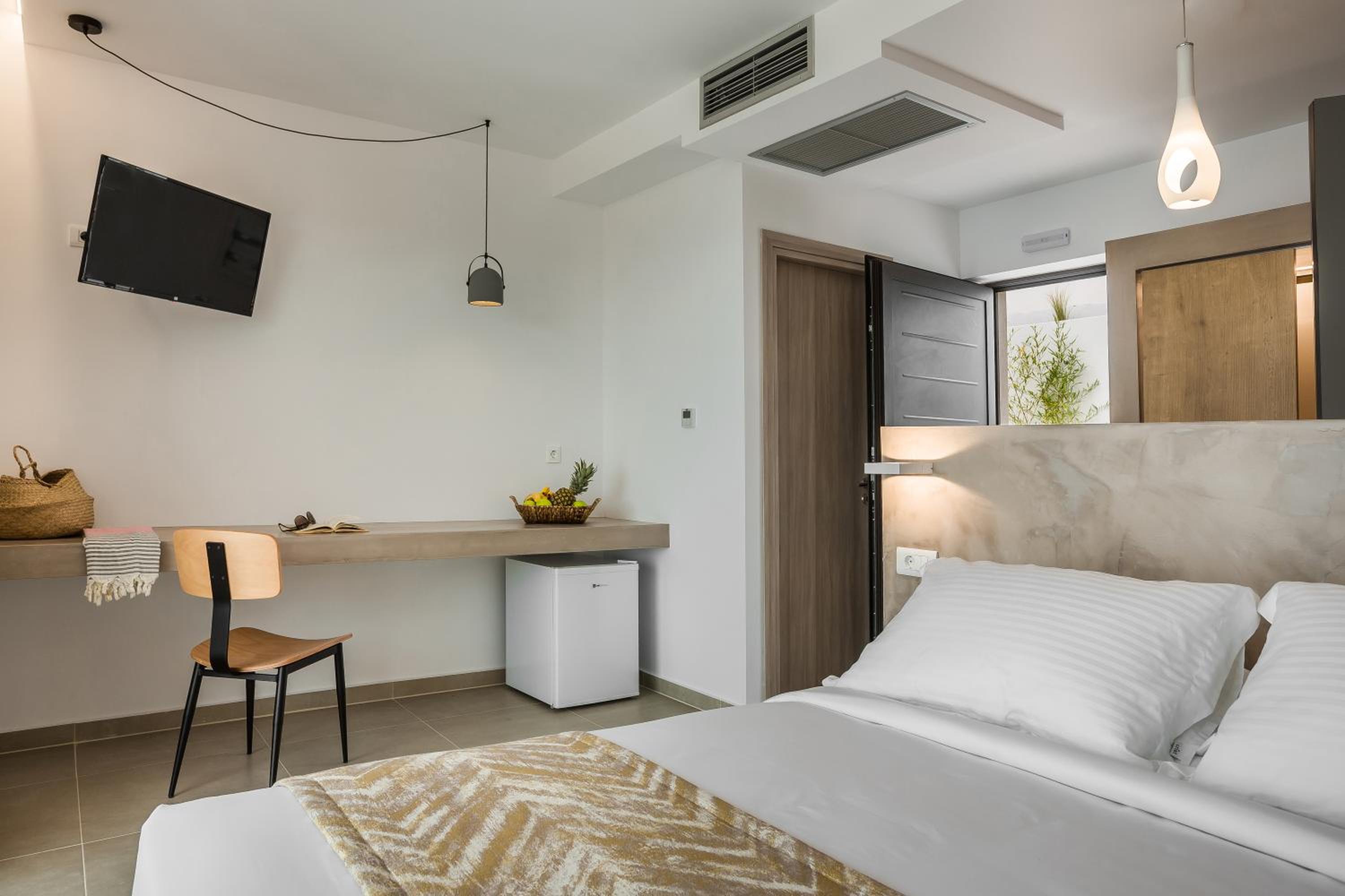 Junior Suite with Sea View - Photo 9