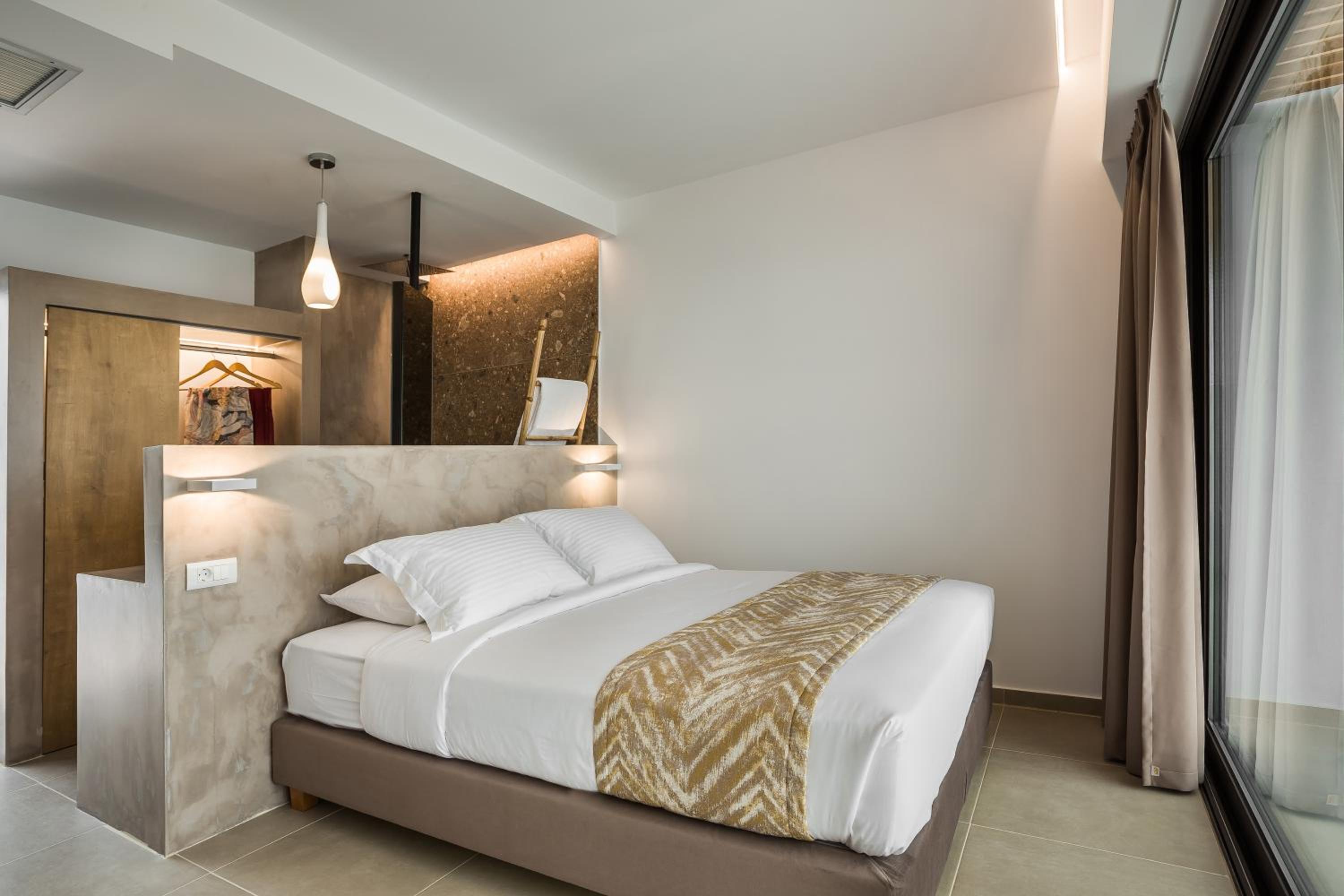 Junior Suite with Sea View - Photo 1