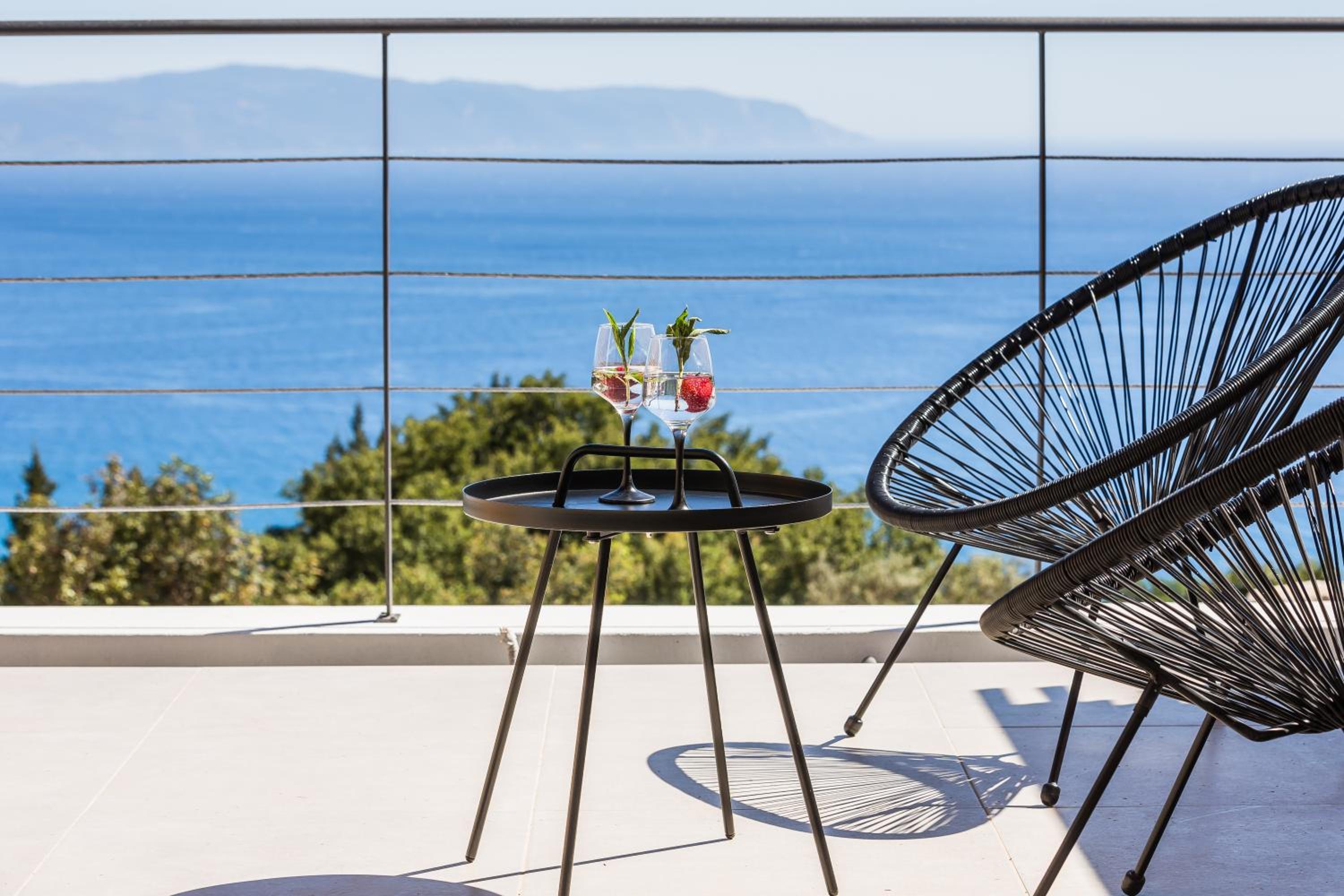 Junior Suite with Sea View - Photo 4