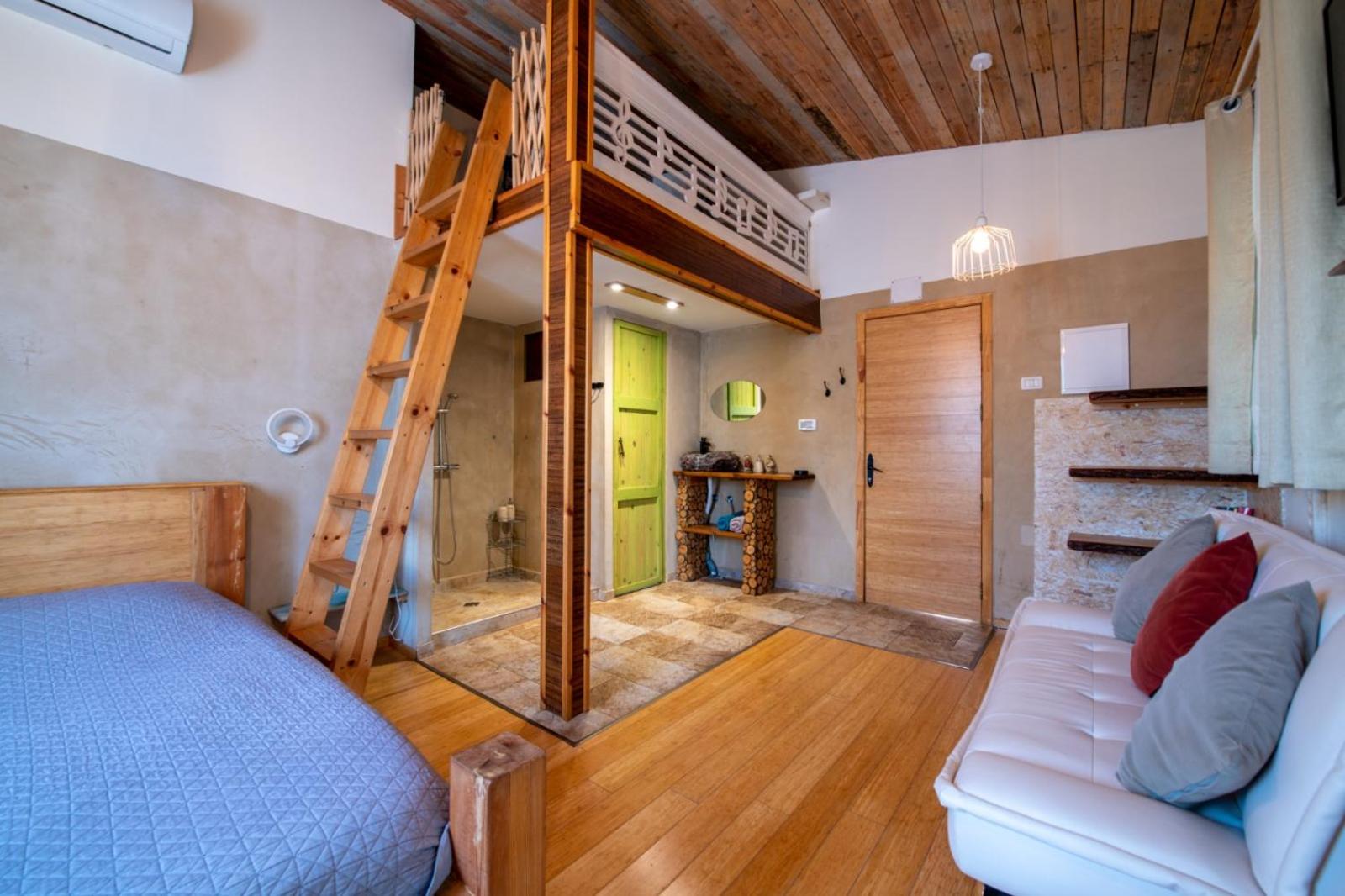 Family Room - Photo 8
