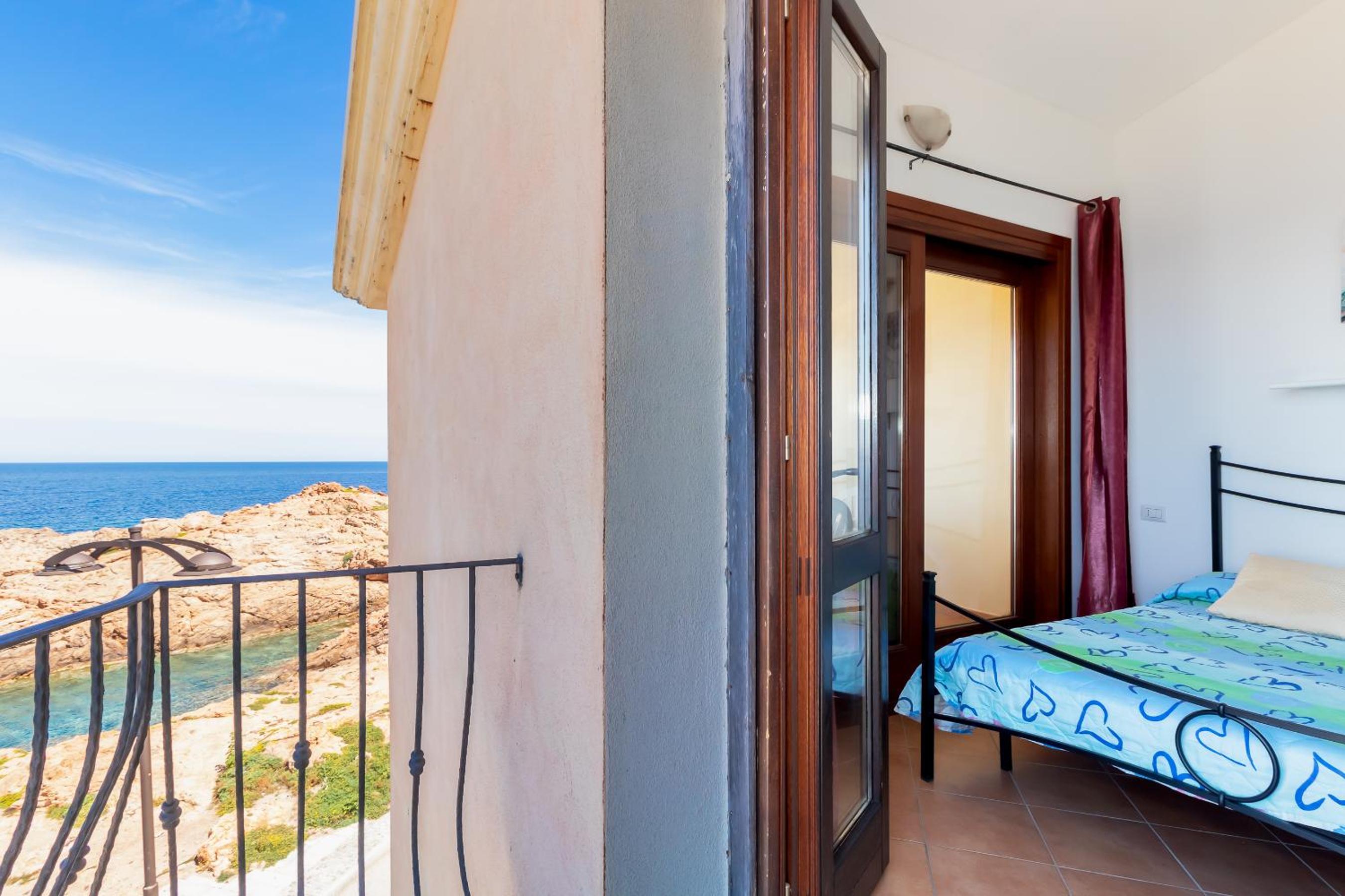 Studio Apartment with Sea View photo 3